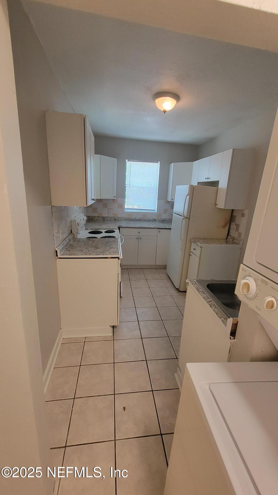 2514 WALNUT Street 2518