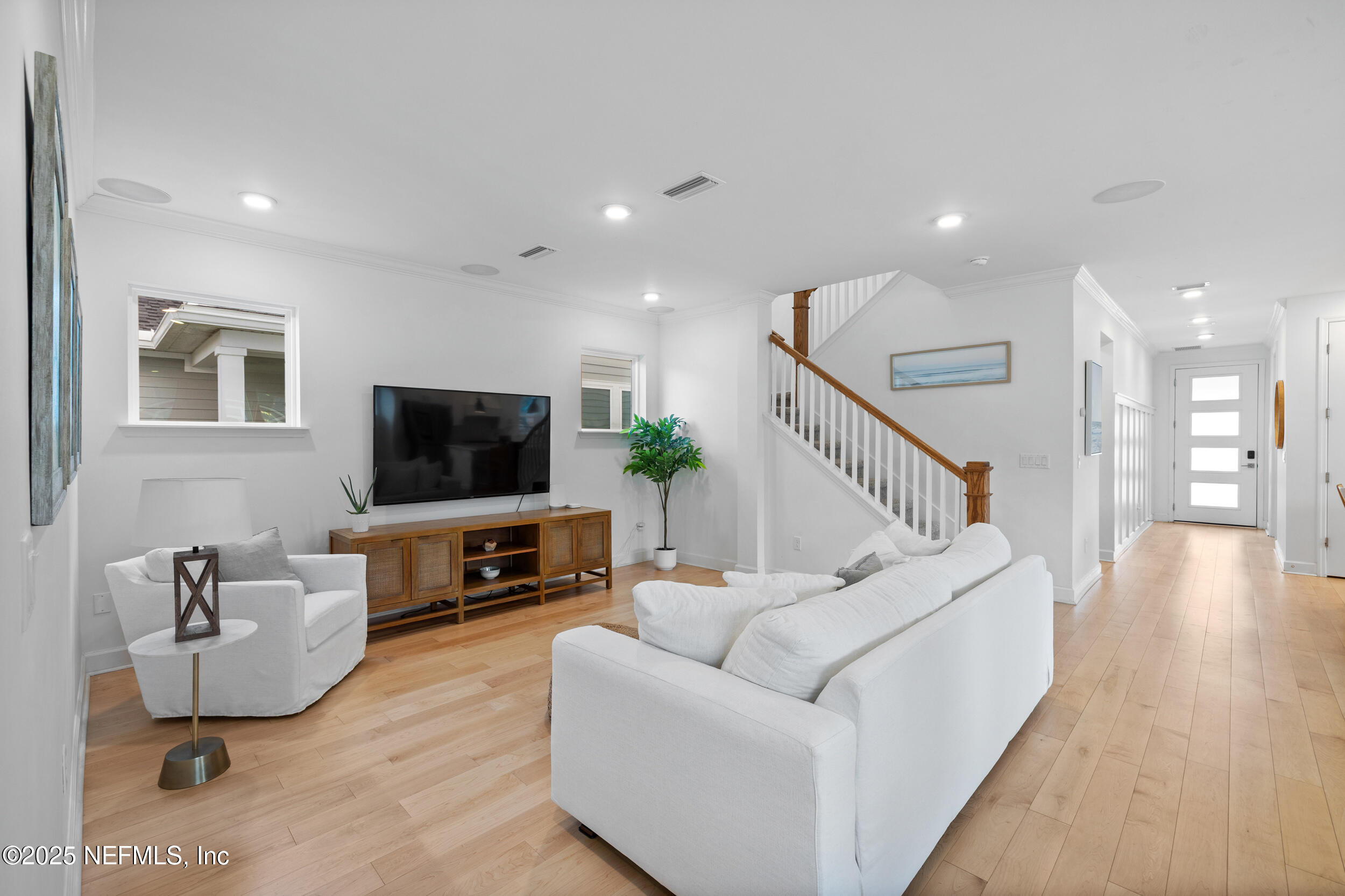 156 PARK CENTER Avenue
