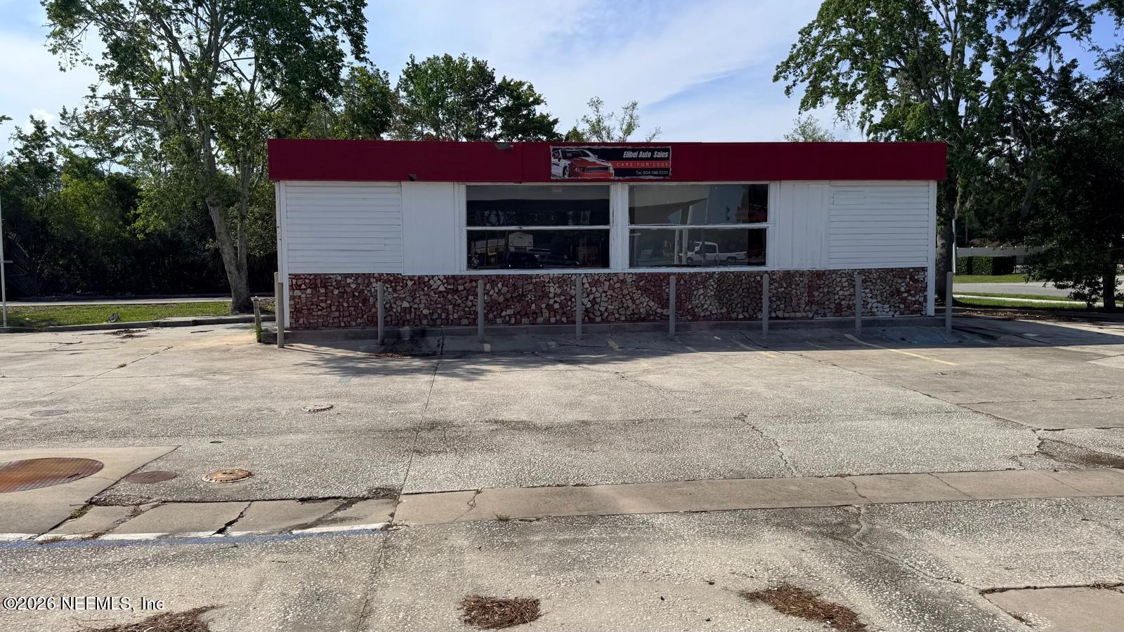 1102 BLANDING Boulevard