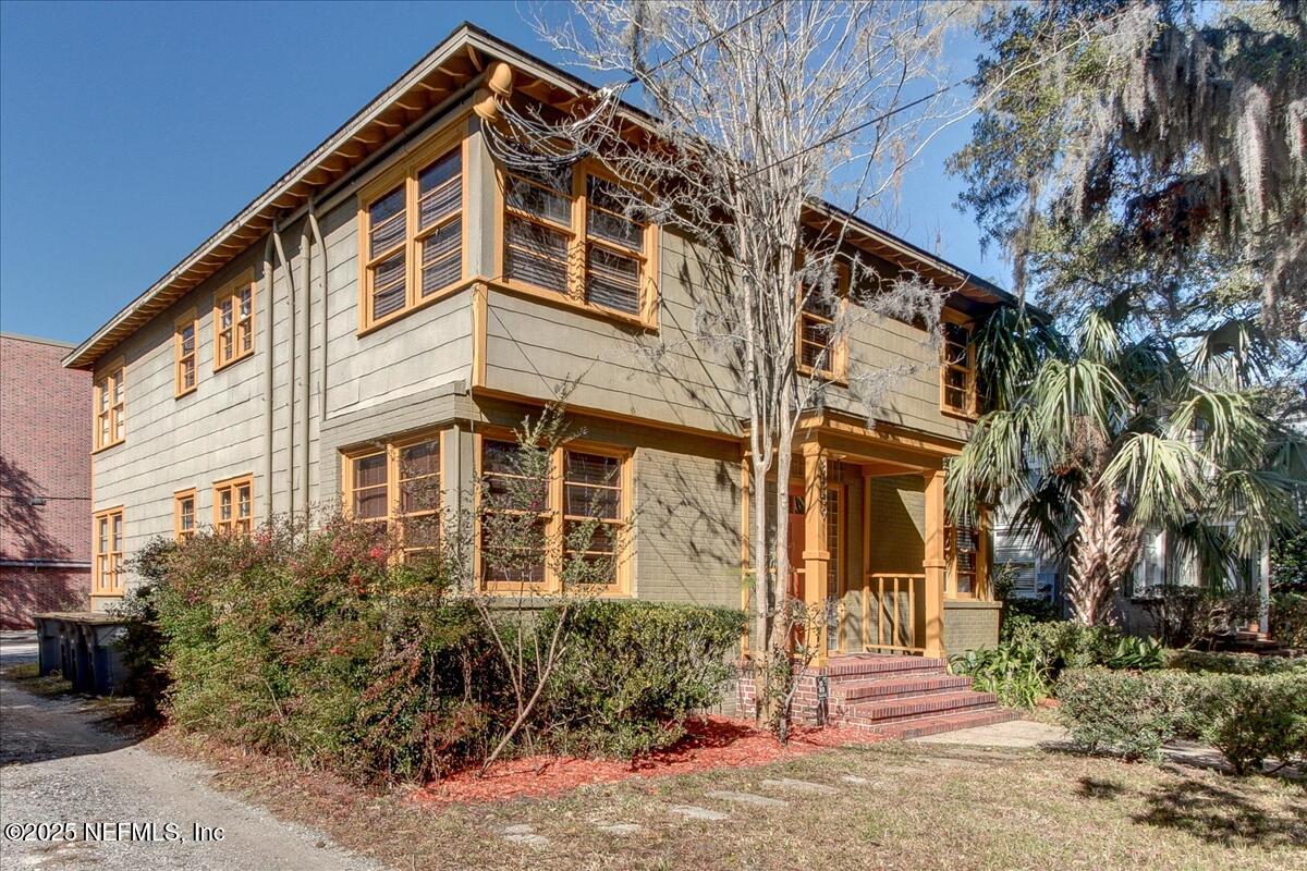 3559 OAK Street