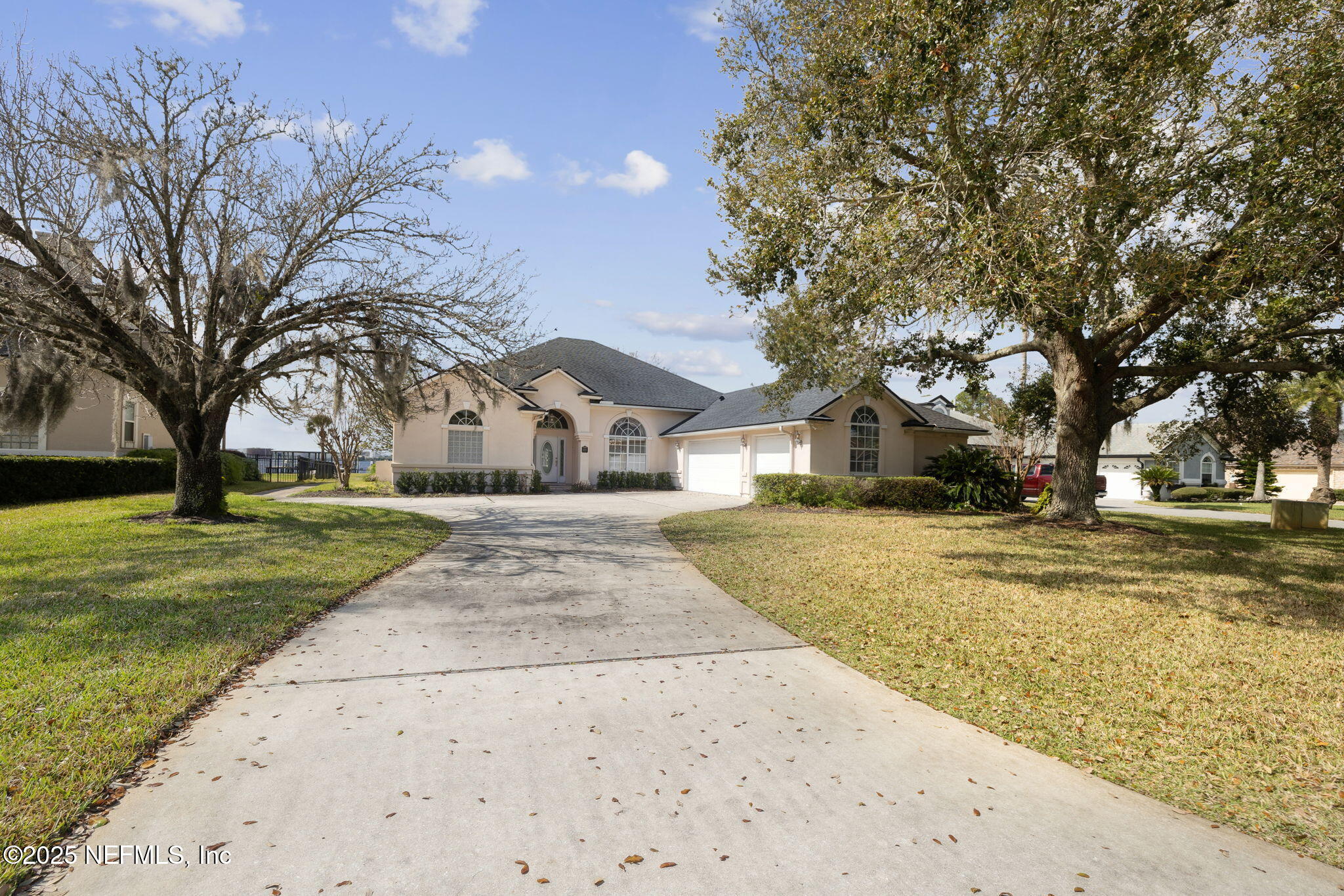 4929 TOPROYAL Lane