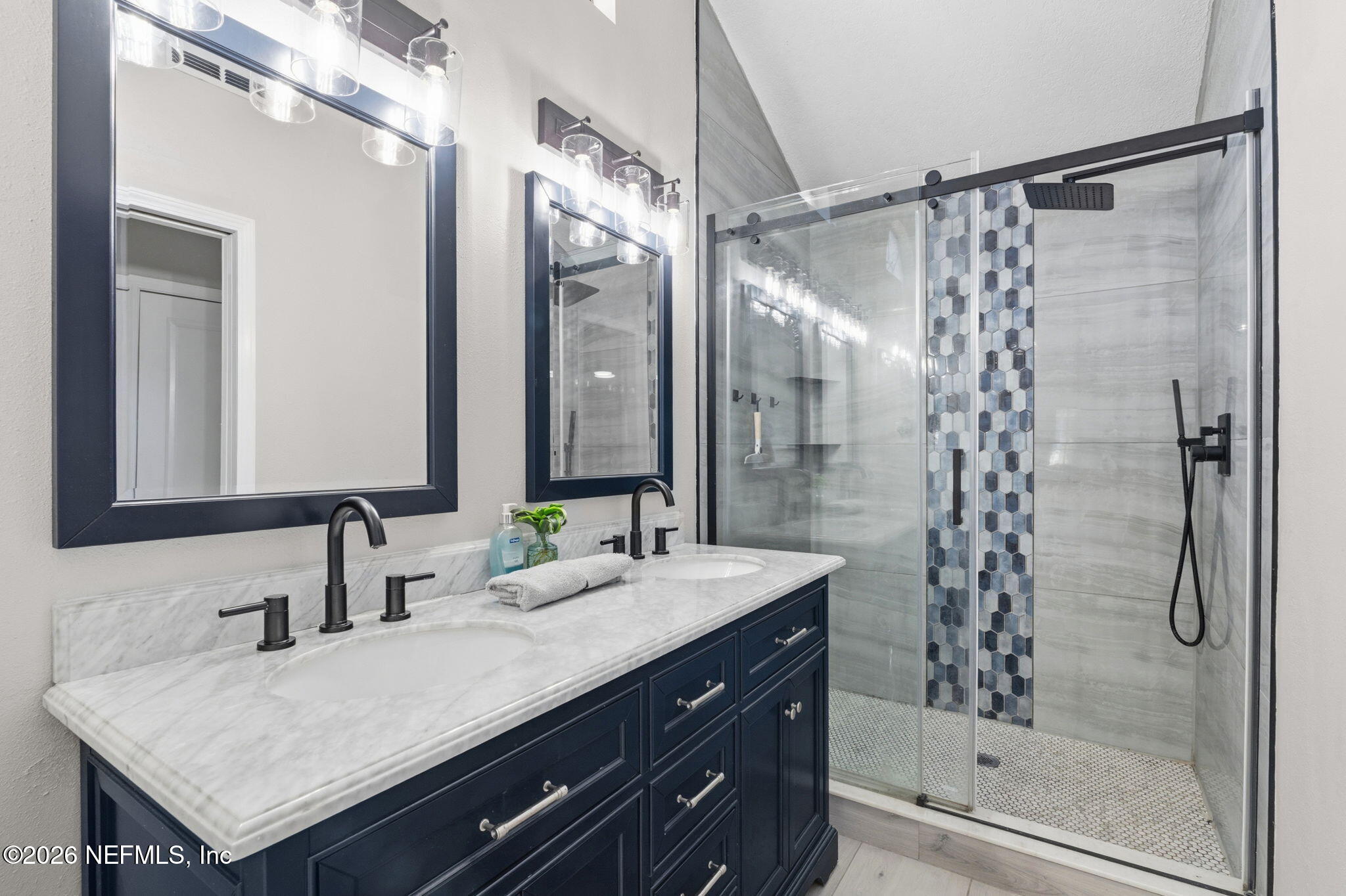 1006 LAKE ASBURY Drive