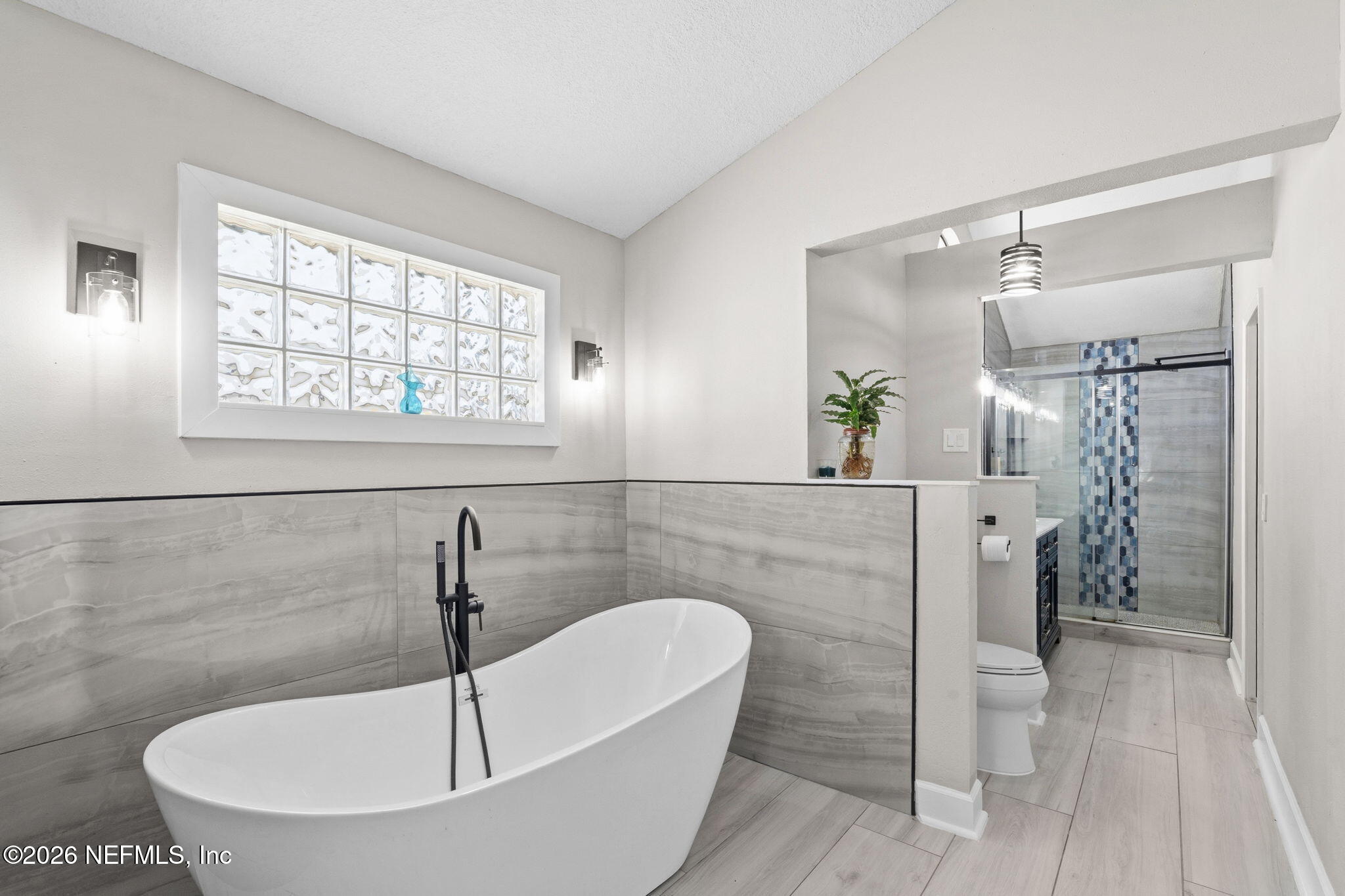 1006 LAKE ASBURY Drive