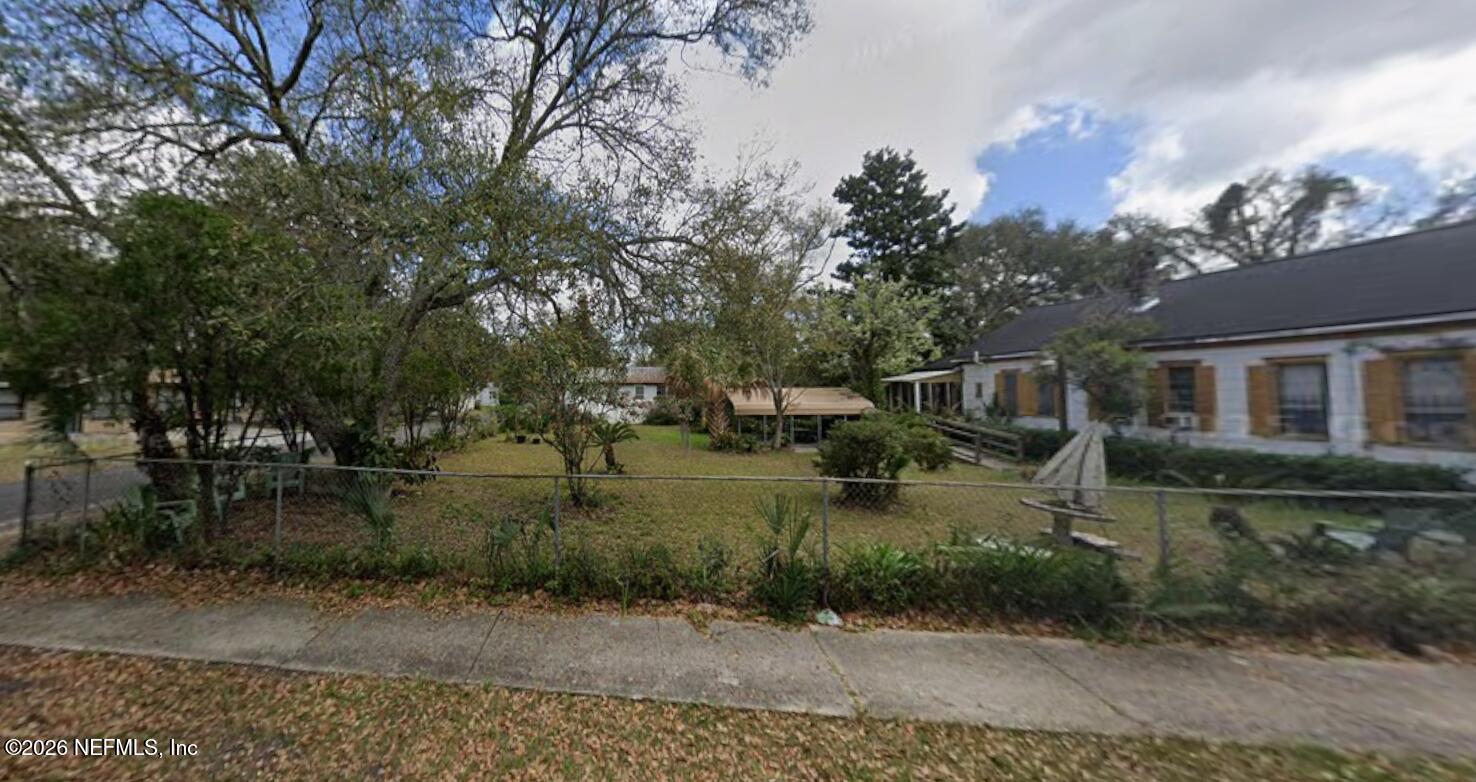 315 WOODLAWN Avenue