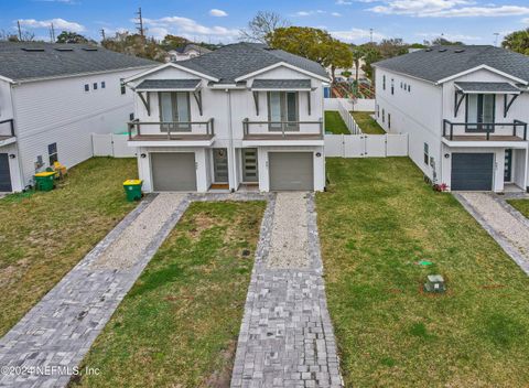 Photo of 807 7TH Avenue S, Jacksonville Beach, FL 32250 (MLS # 2149428)