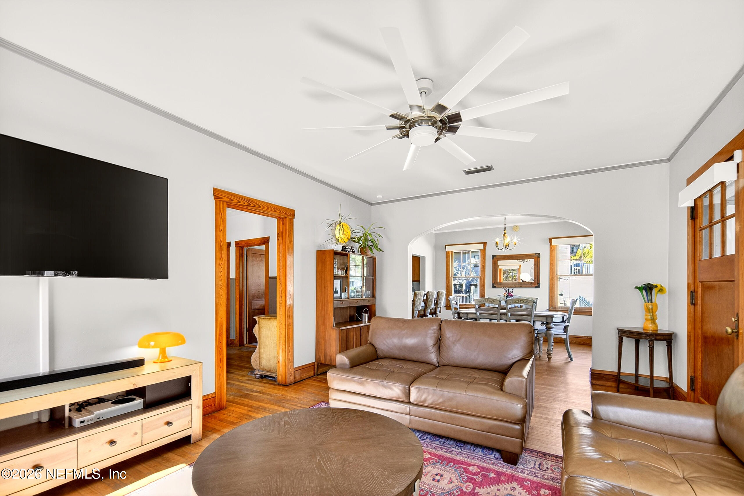 1294 INGLESIDE Avenue