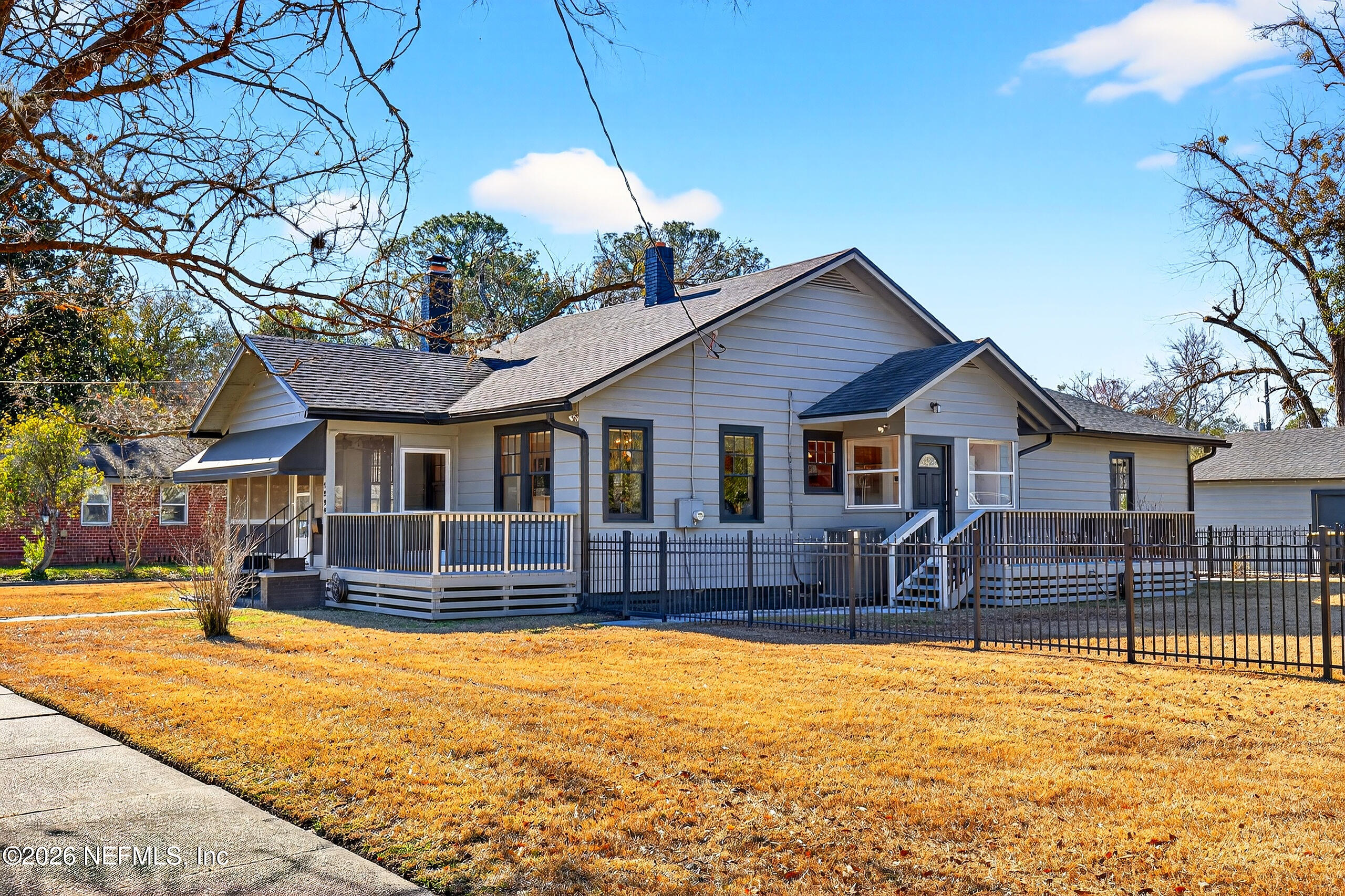 1294 INGLESIDE Avenue