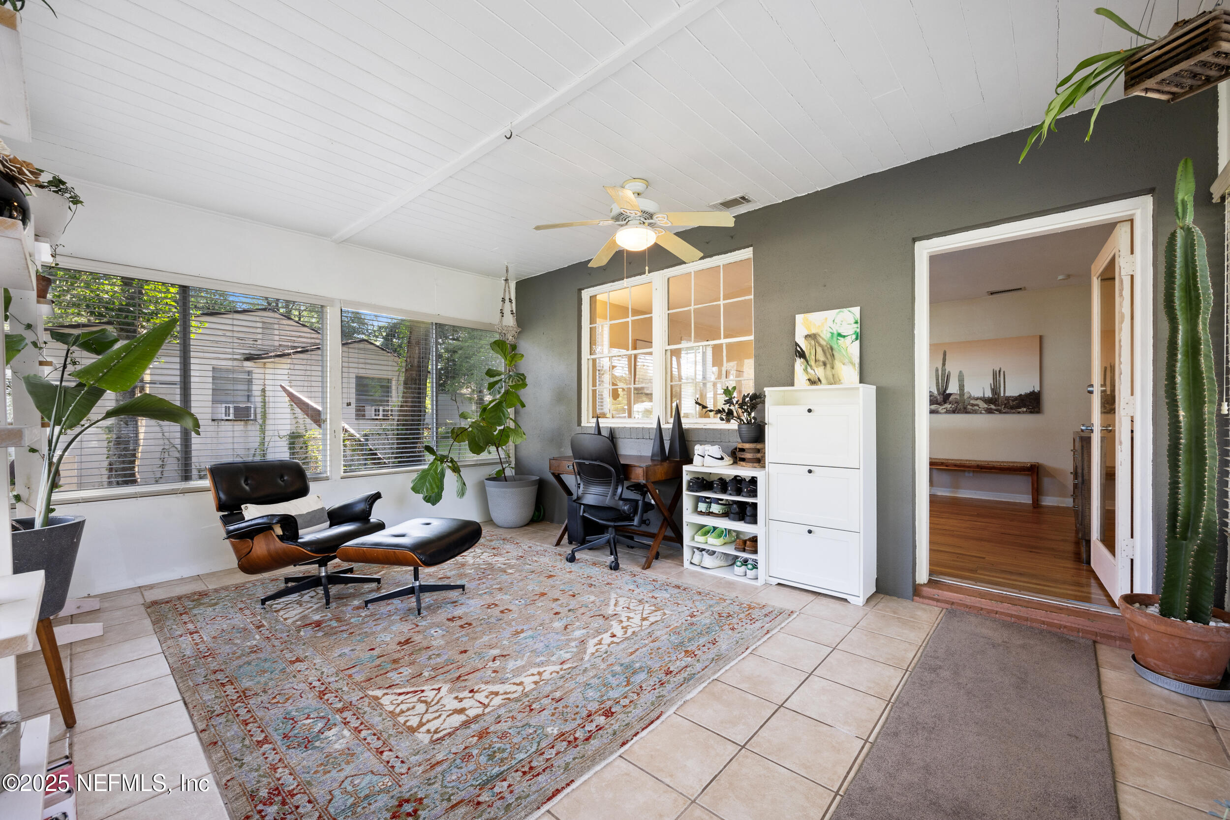 5551 LAKEWOOD Circle E