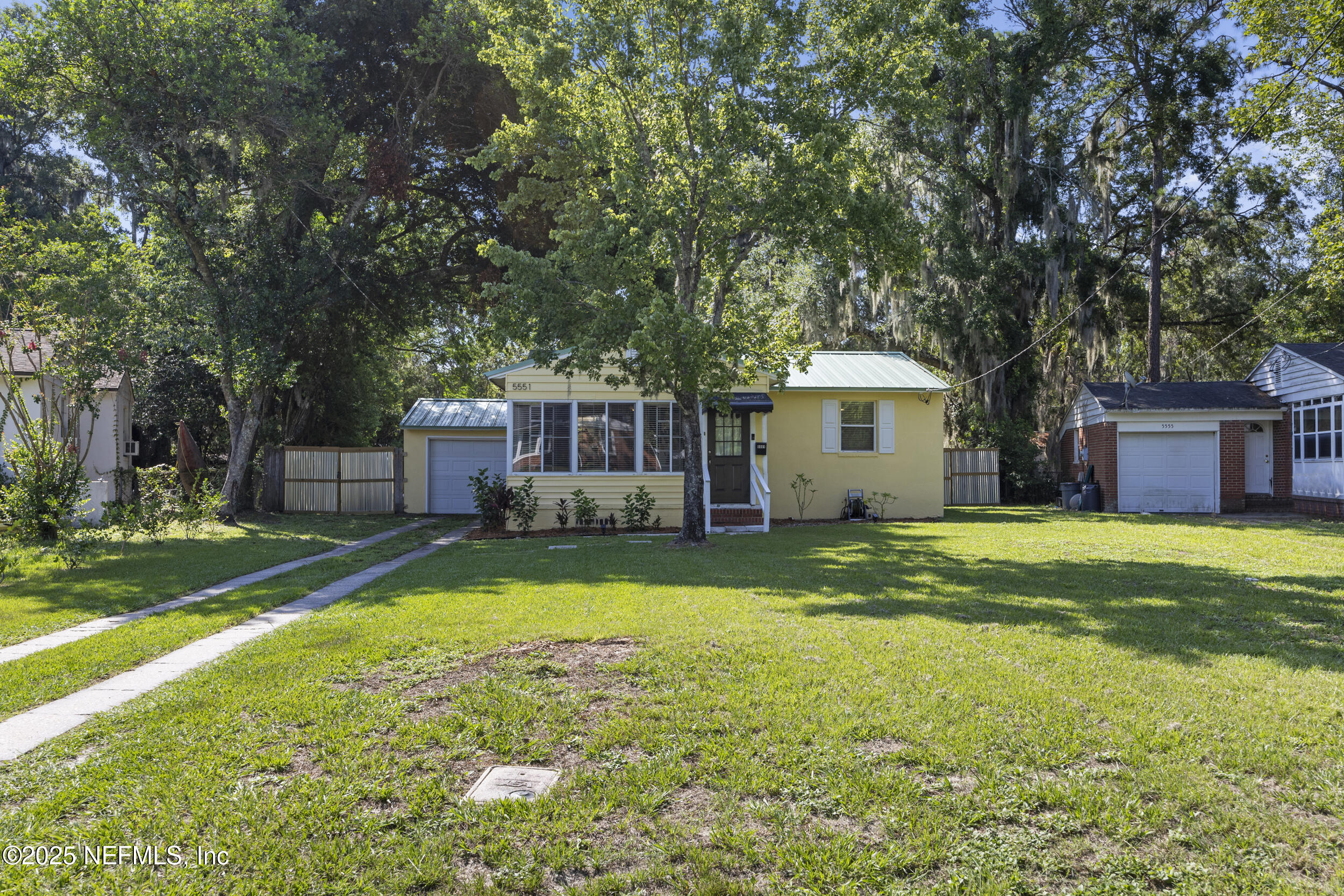 5551 LAKEWOOD Circle E