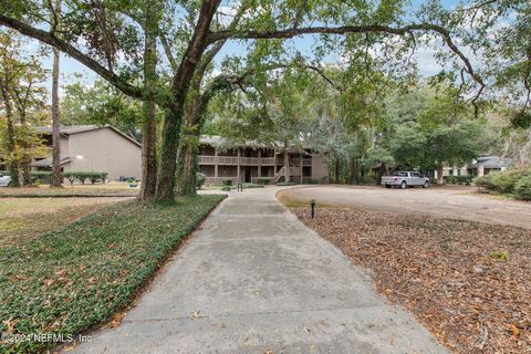 A home in Middleburg