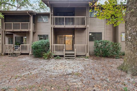 A home in Middleburg