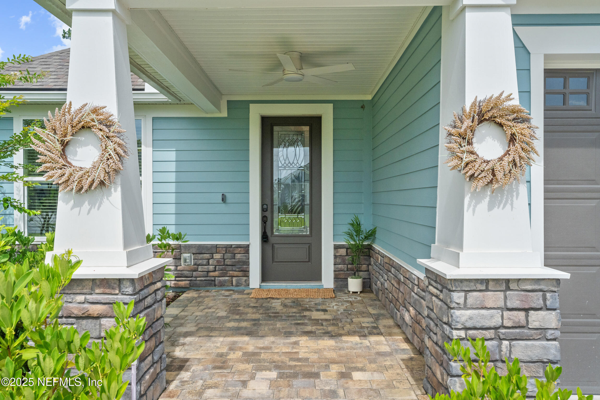 102 OAKHURST Court