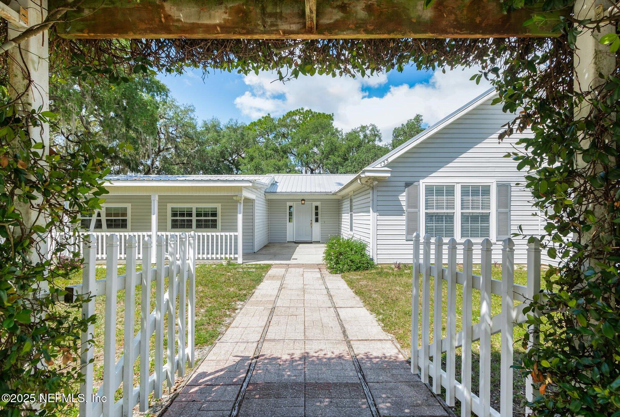 135 LAKE SERENA Drive