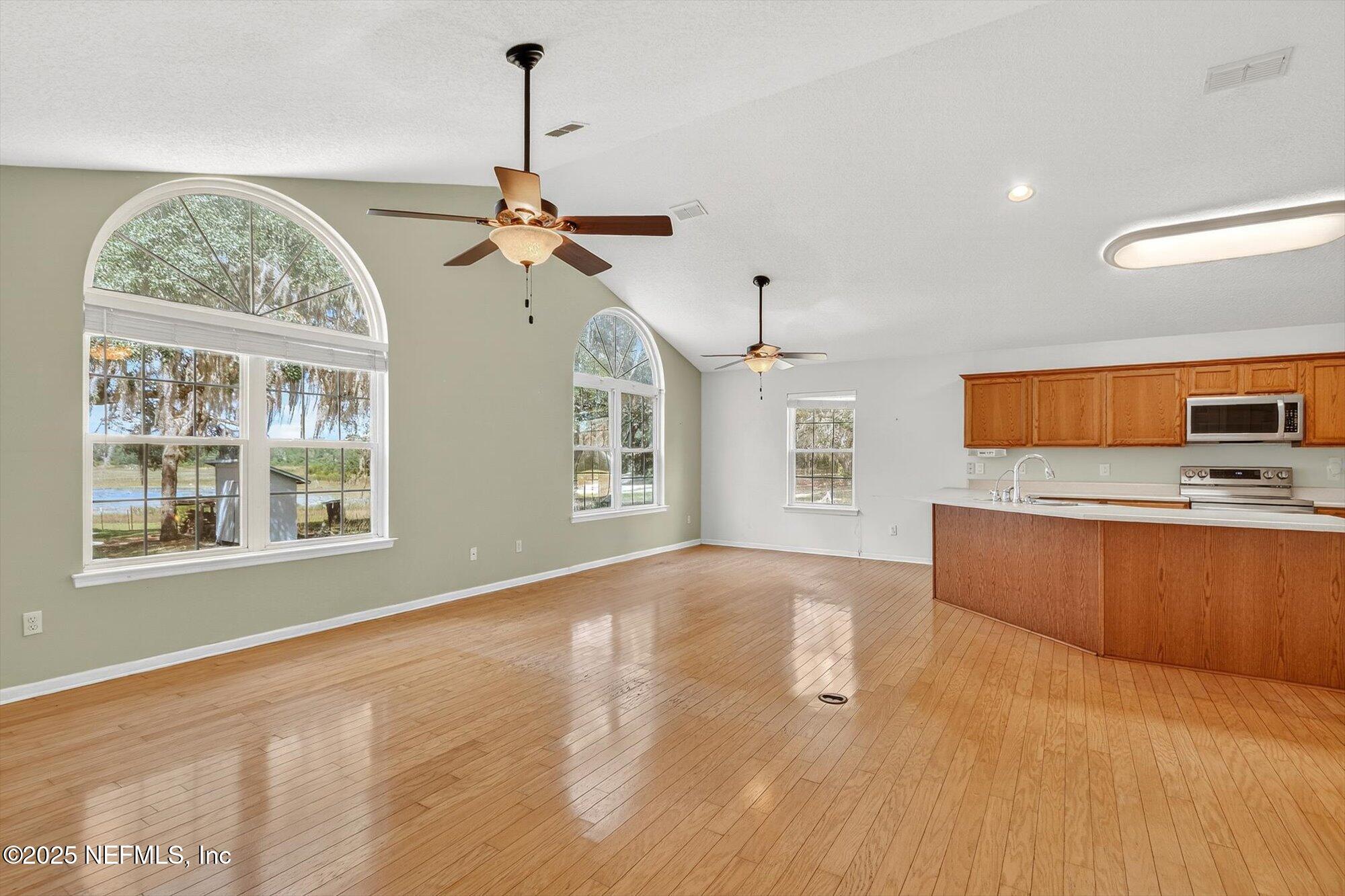 135 LAKE SERENA Drive