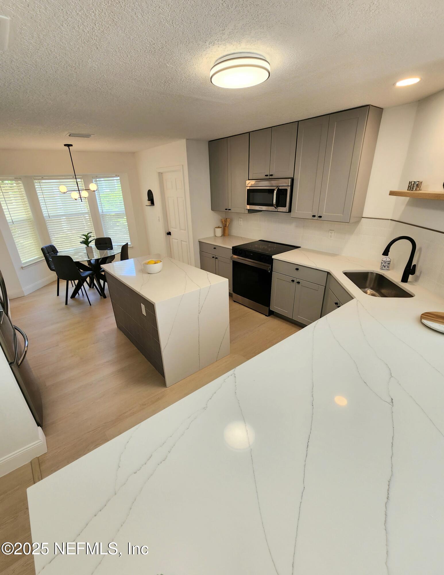 653 BOX BRANCH Circle