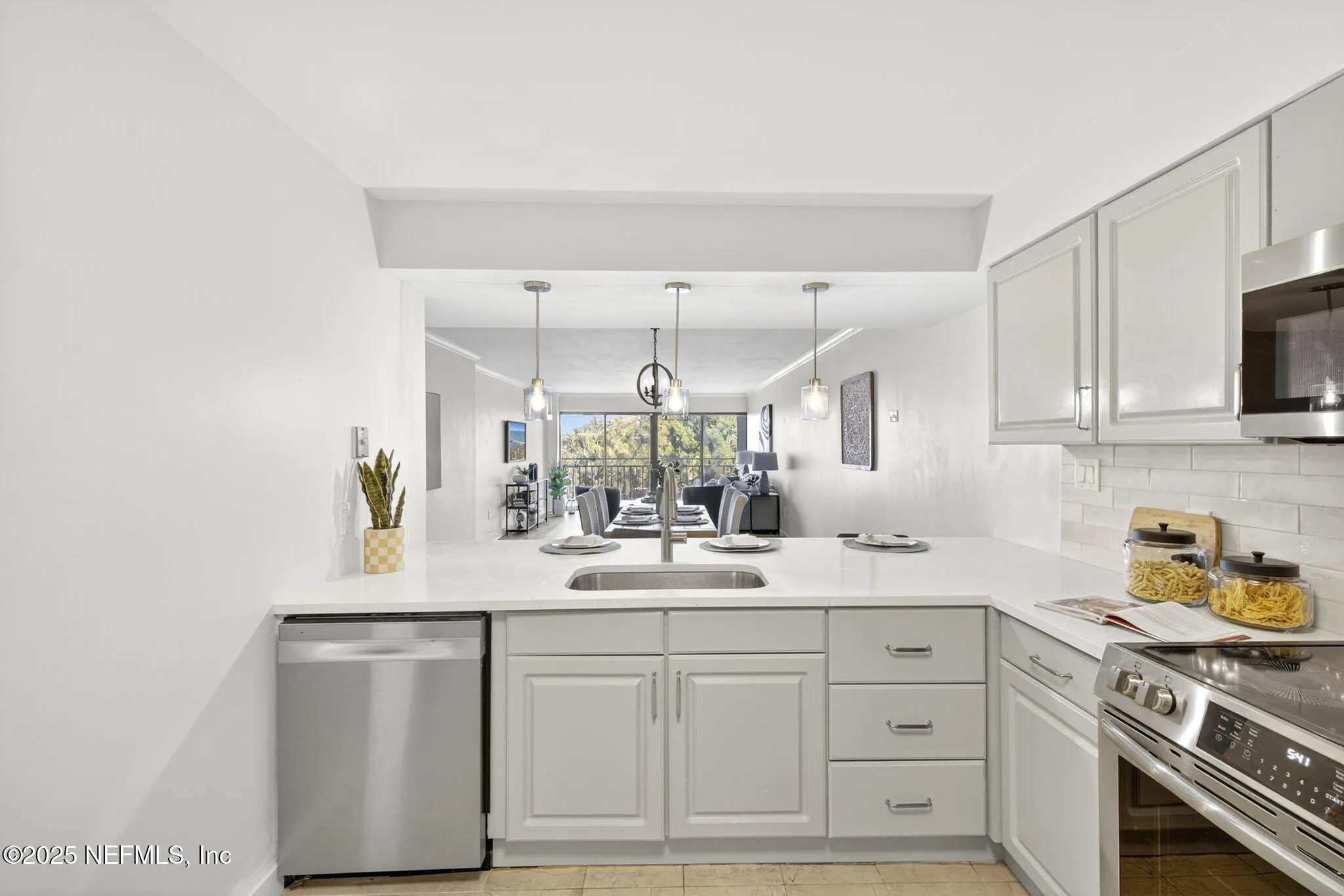 Jacksonville, Florida 32217, United States, 2 Bedrooms Bedrooms, ,2 BathroomsBathrooms,Residential,Active,211696