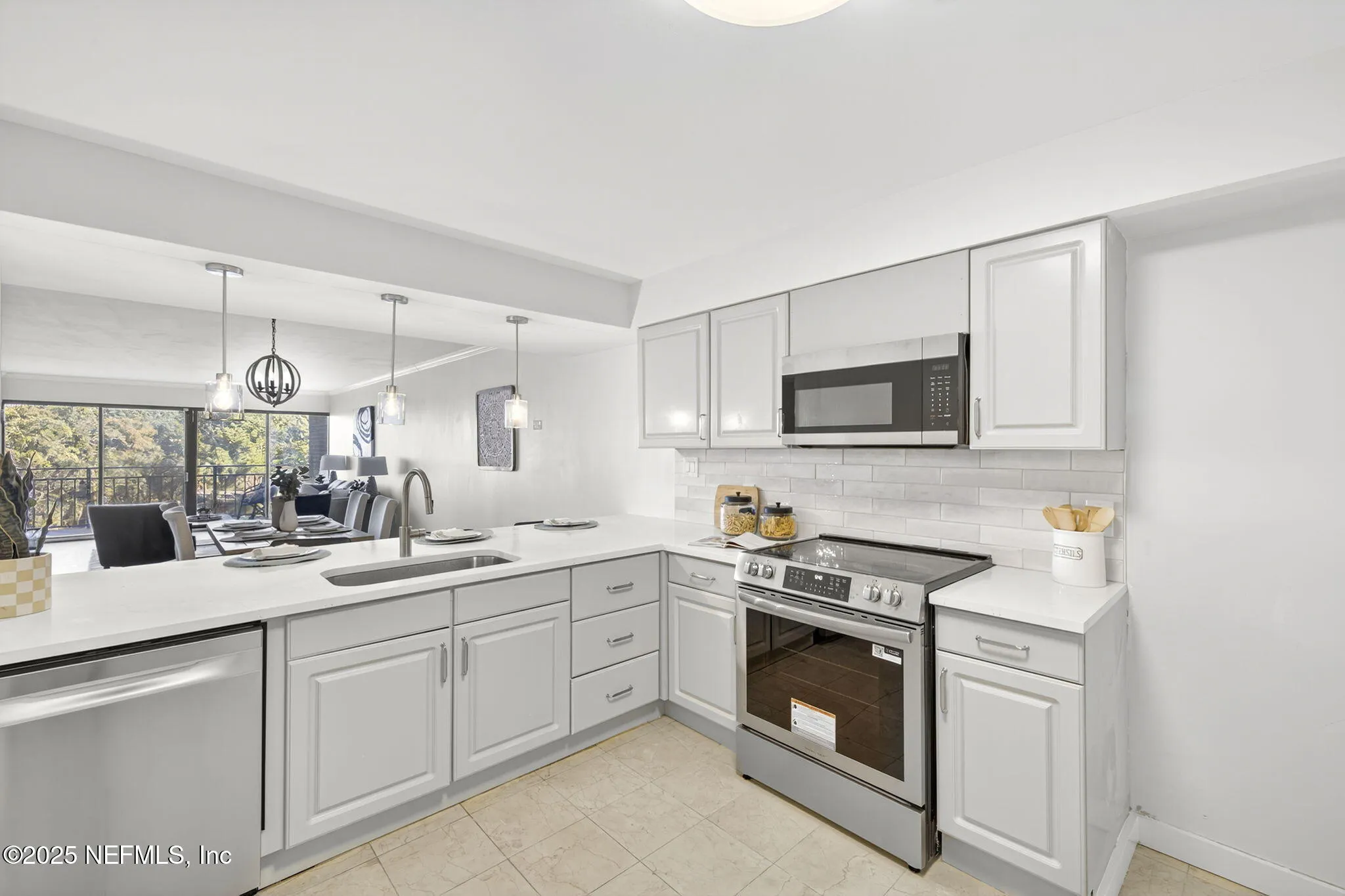 Jacksonville, Florida 32217, United States, 2 Bedrooms Bedrooms, ,2 BathroomsBathrooms,Residential,Active,211696