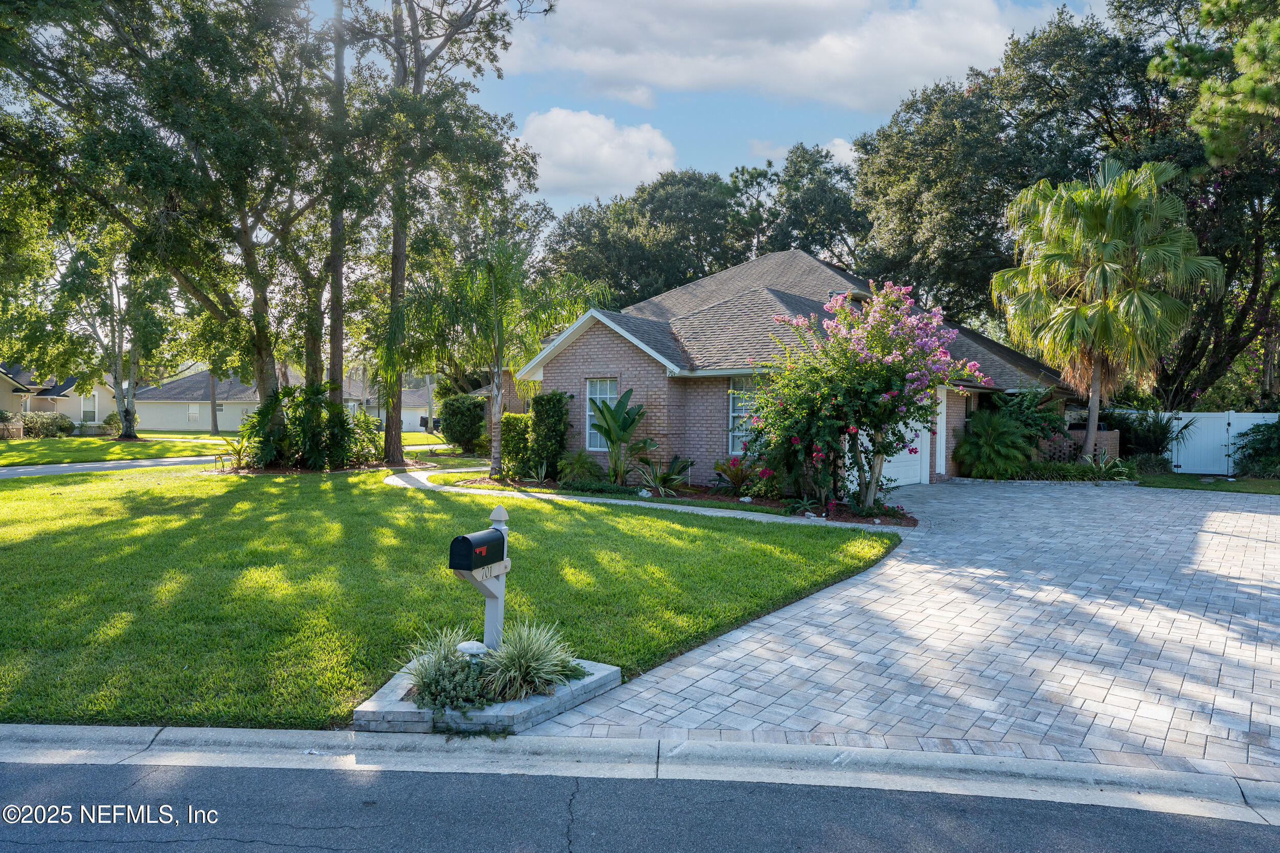701 VIOLET Place