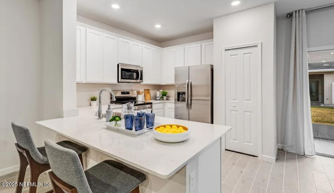 2121 WINDWARD CAY Lane