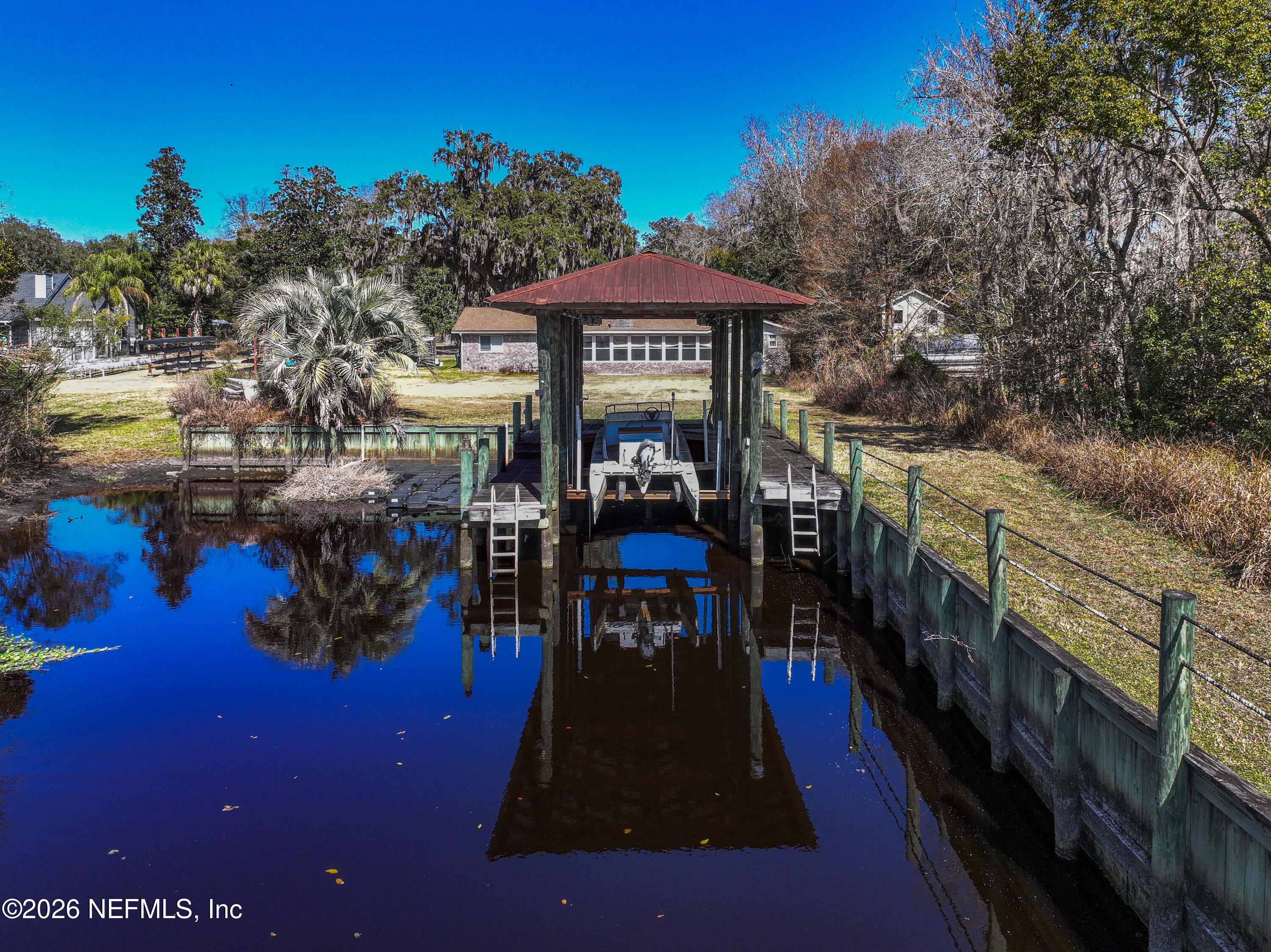 4242 HILLWOOD Road