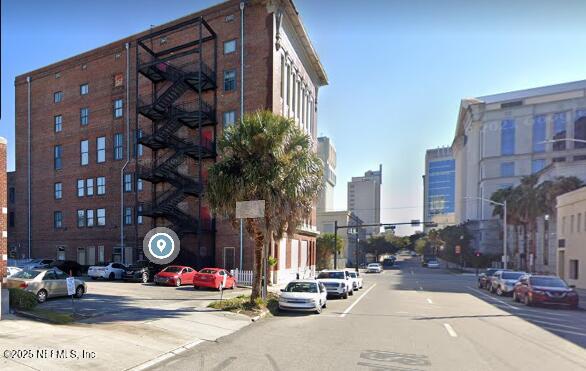624 W DUVAL Street