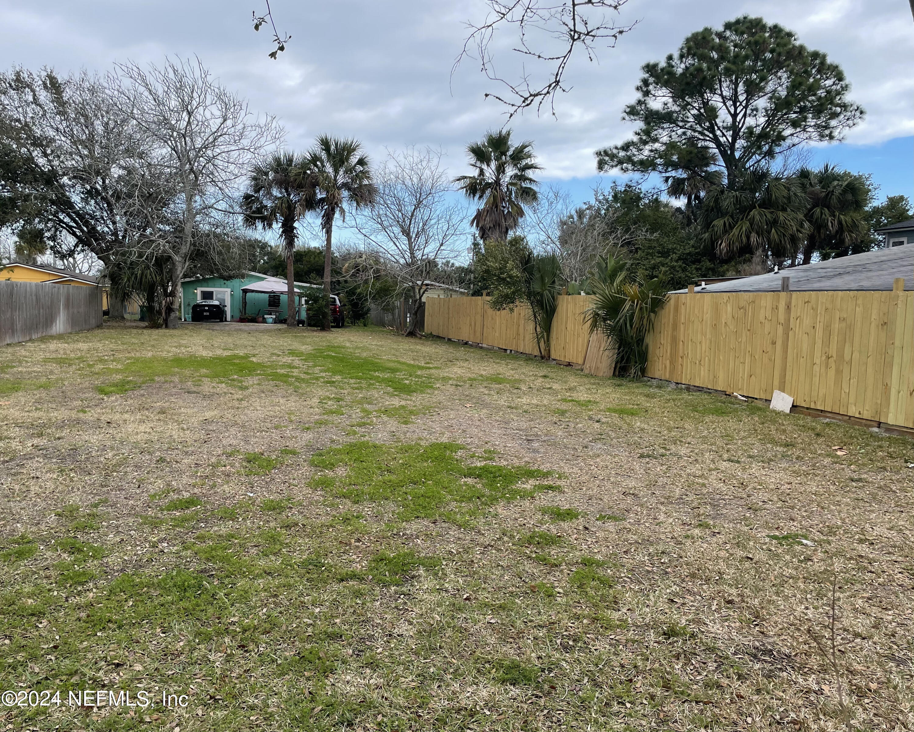 Jacksonville Beach, FL home for sale located at 625 4TH Avenue S, Jacksonville Beach, FL 32250