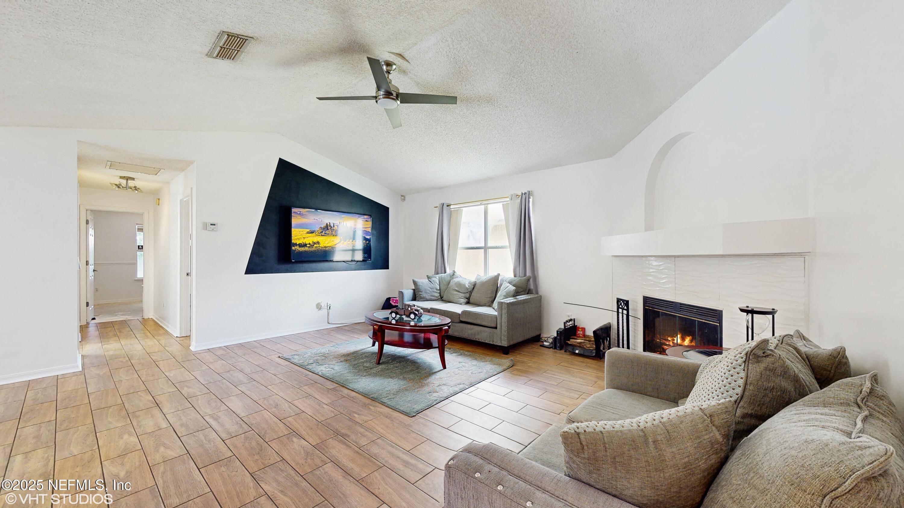 8207 INTERNATIONAL VILLAGE Drive