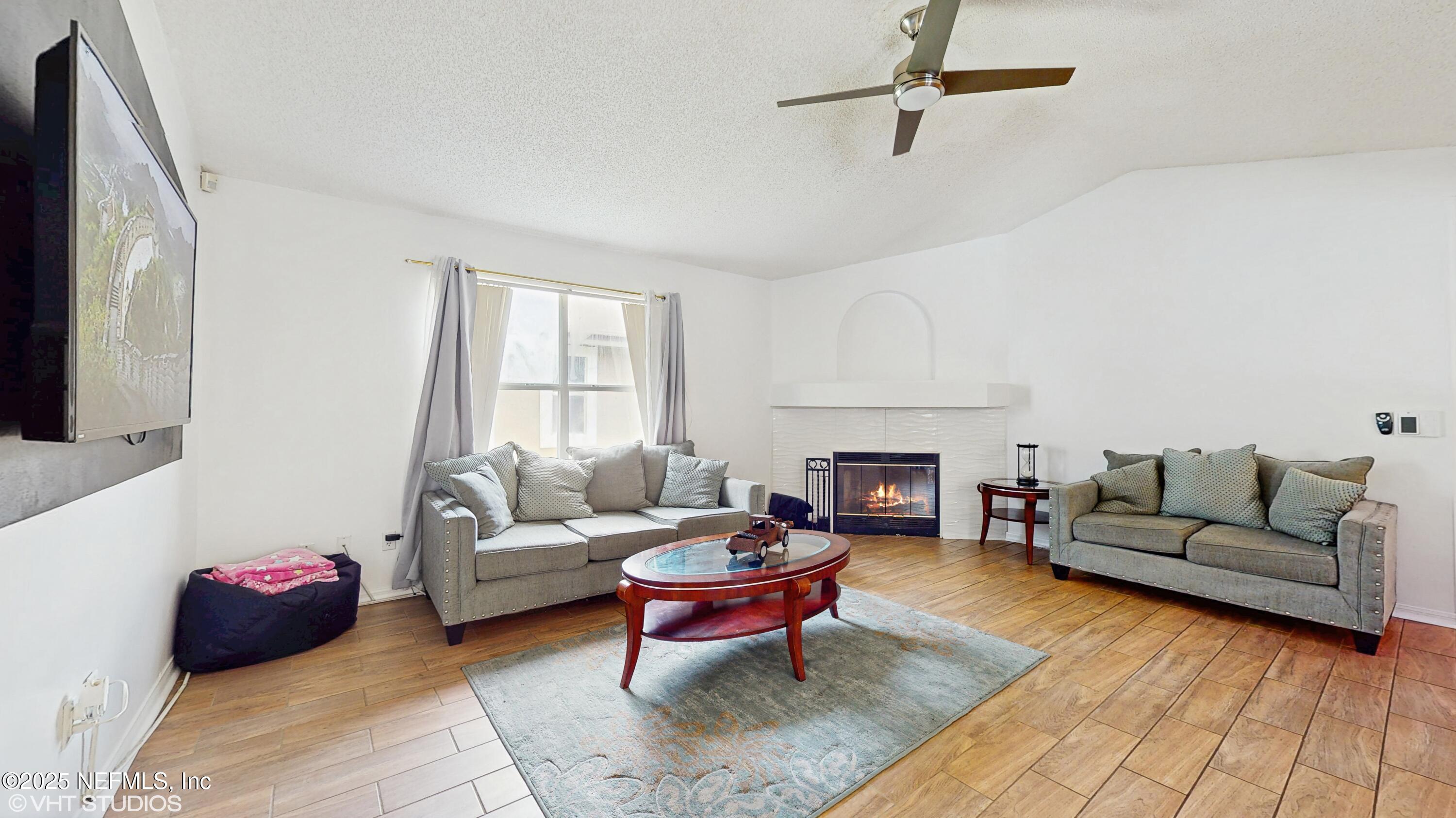 8207 INTERNATIONAL VILLAGE Drive