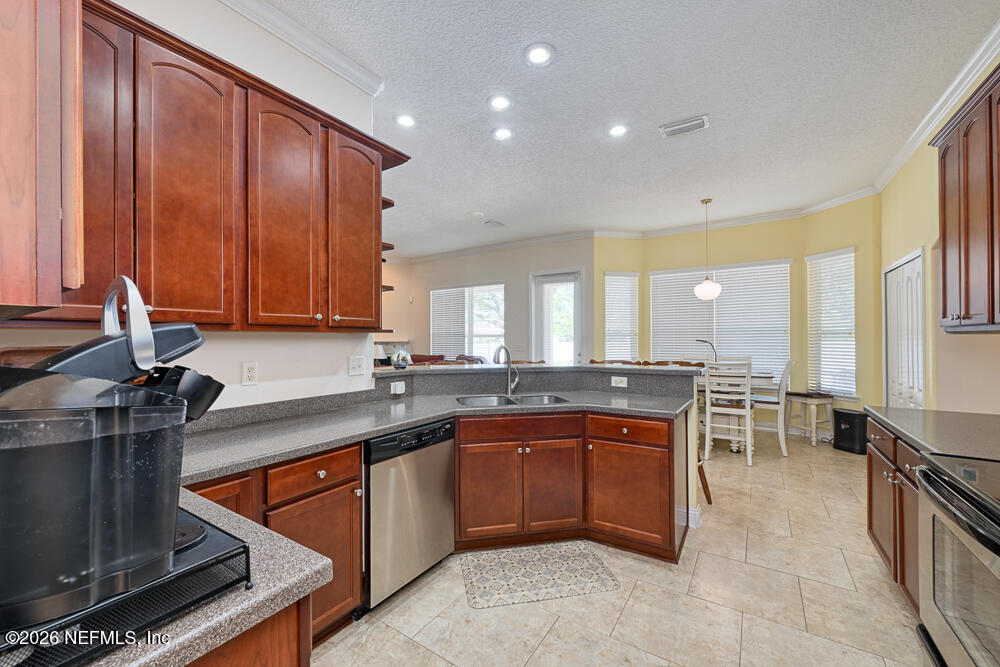 144 OAKWOOD PLANTATION Drive
