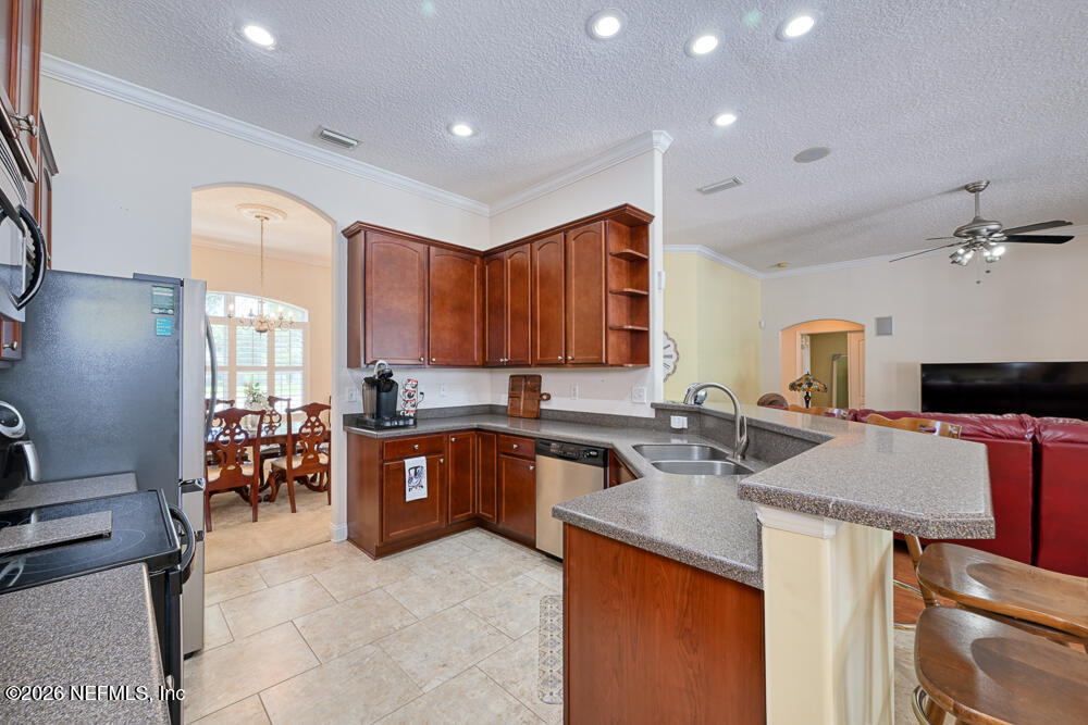 144 OAKWOOD PLANTATION Drive