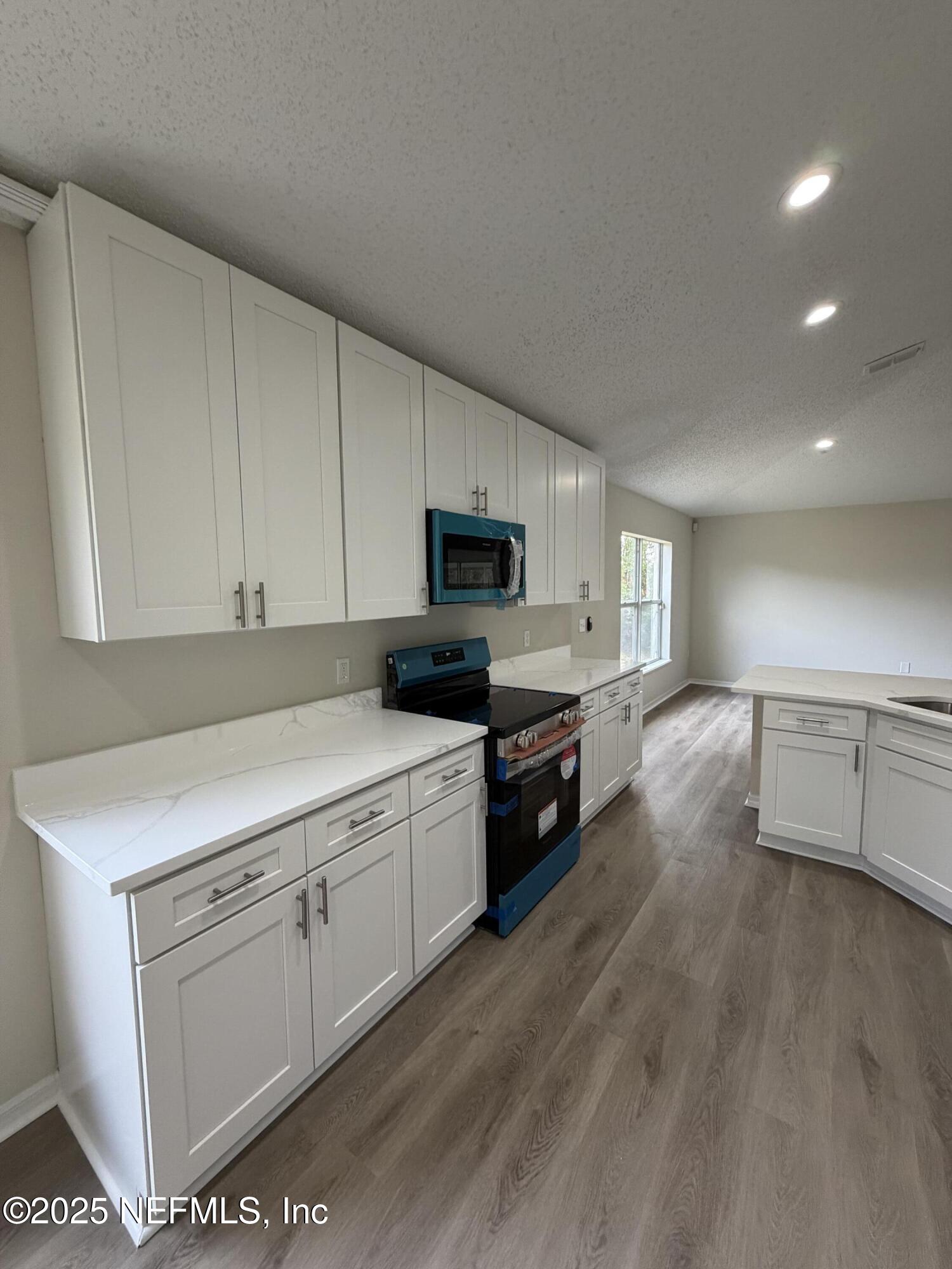 4098 BROAD CREEK Lane