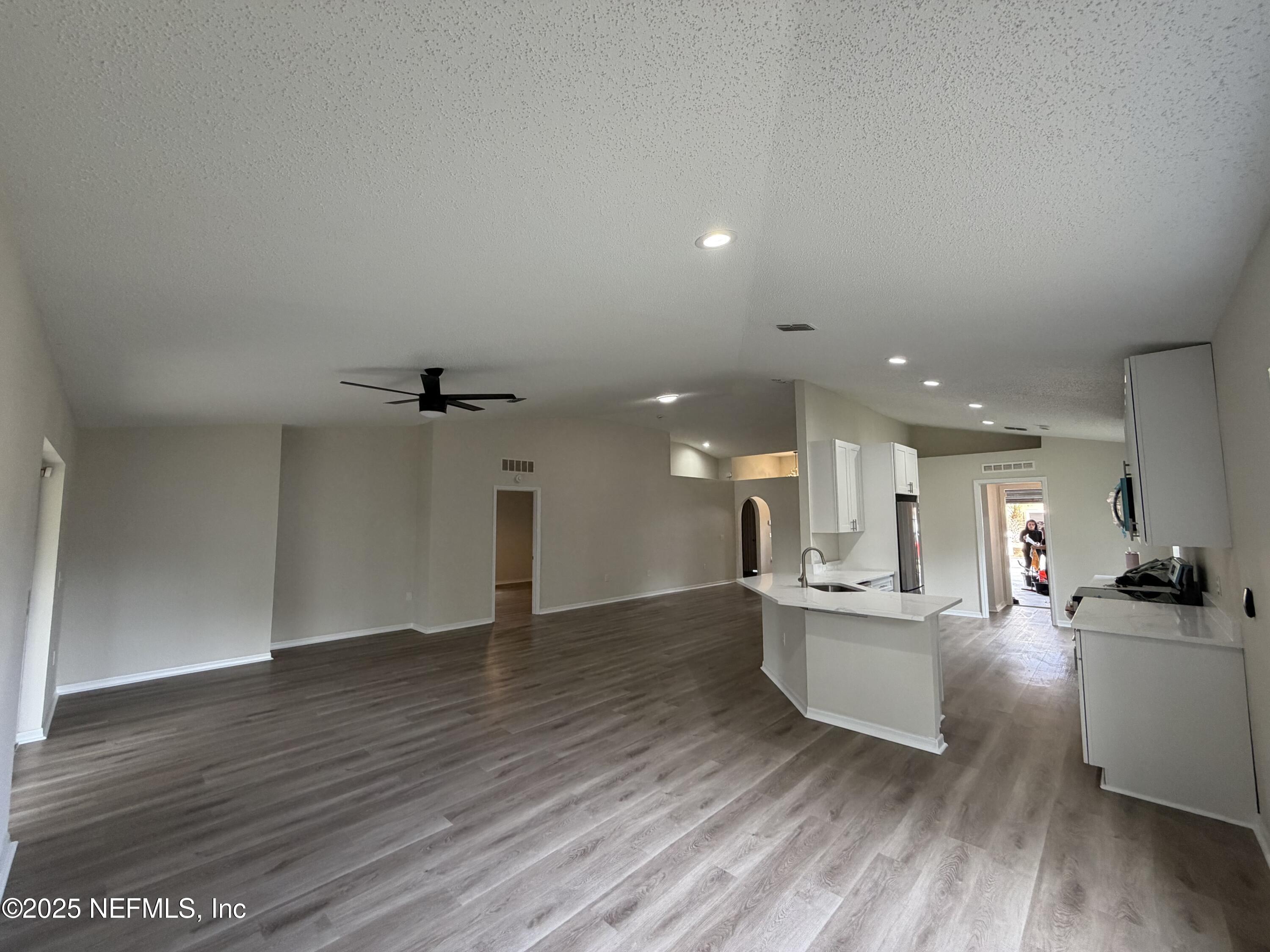 4098 BROAD CREEK Lane