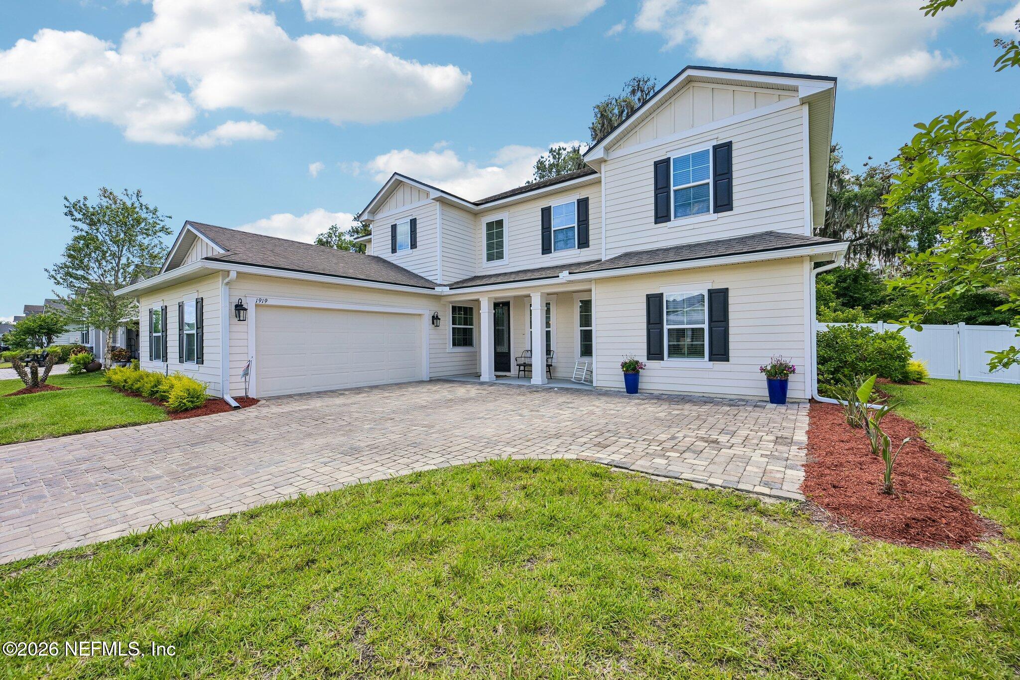 1919 SILO OAKS Place