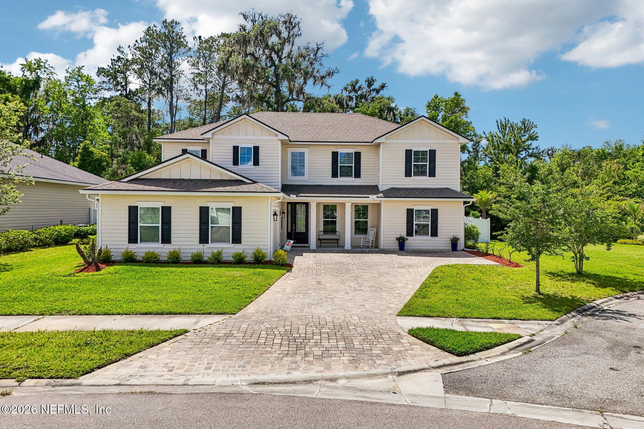 1919 SILO OAKS Place