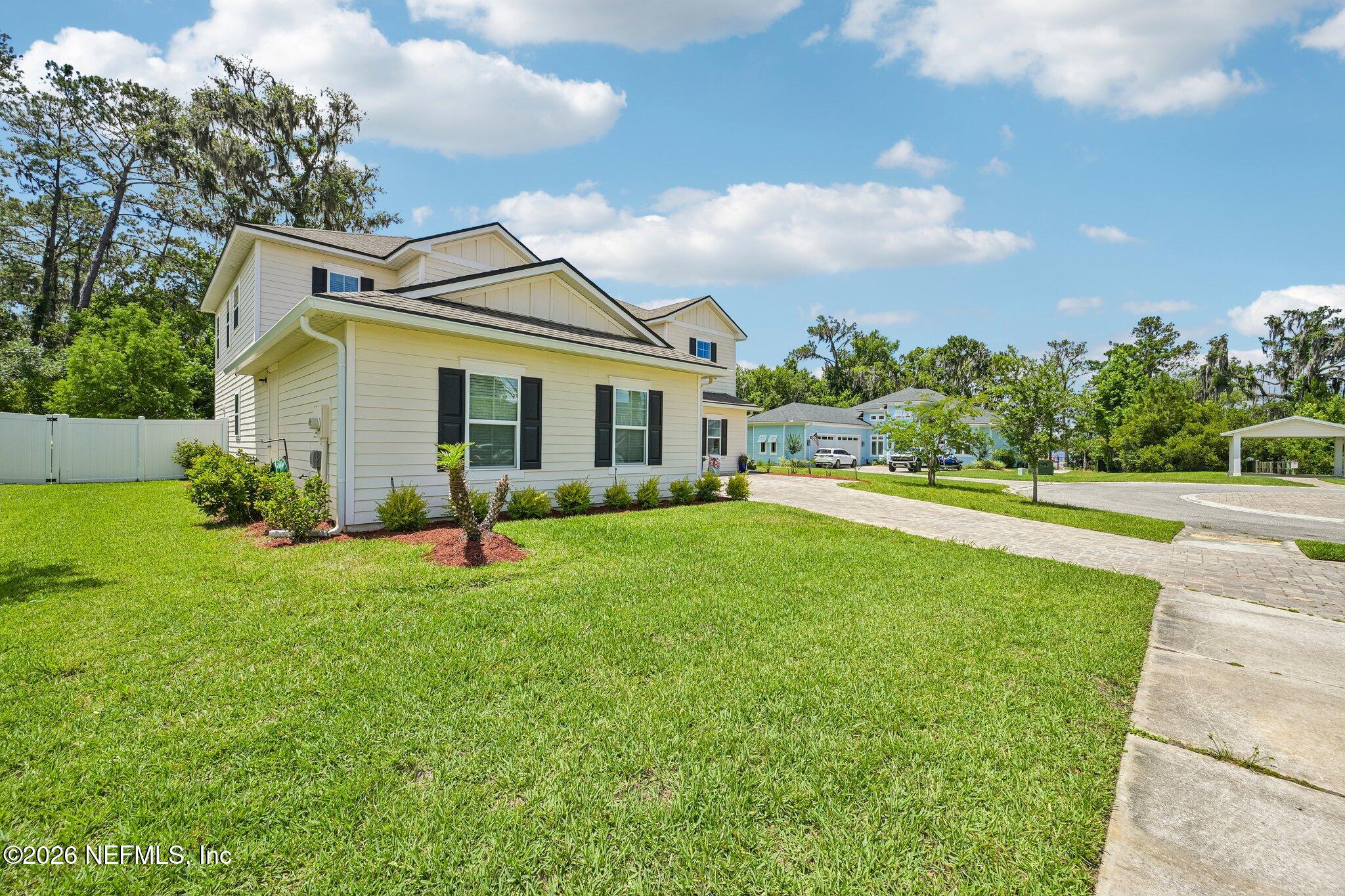 1919 SILO OAKS Place