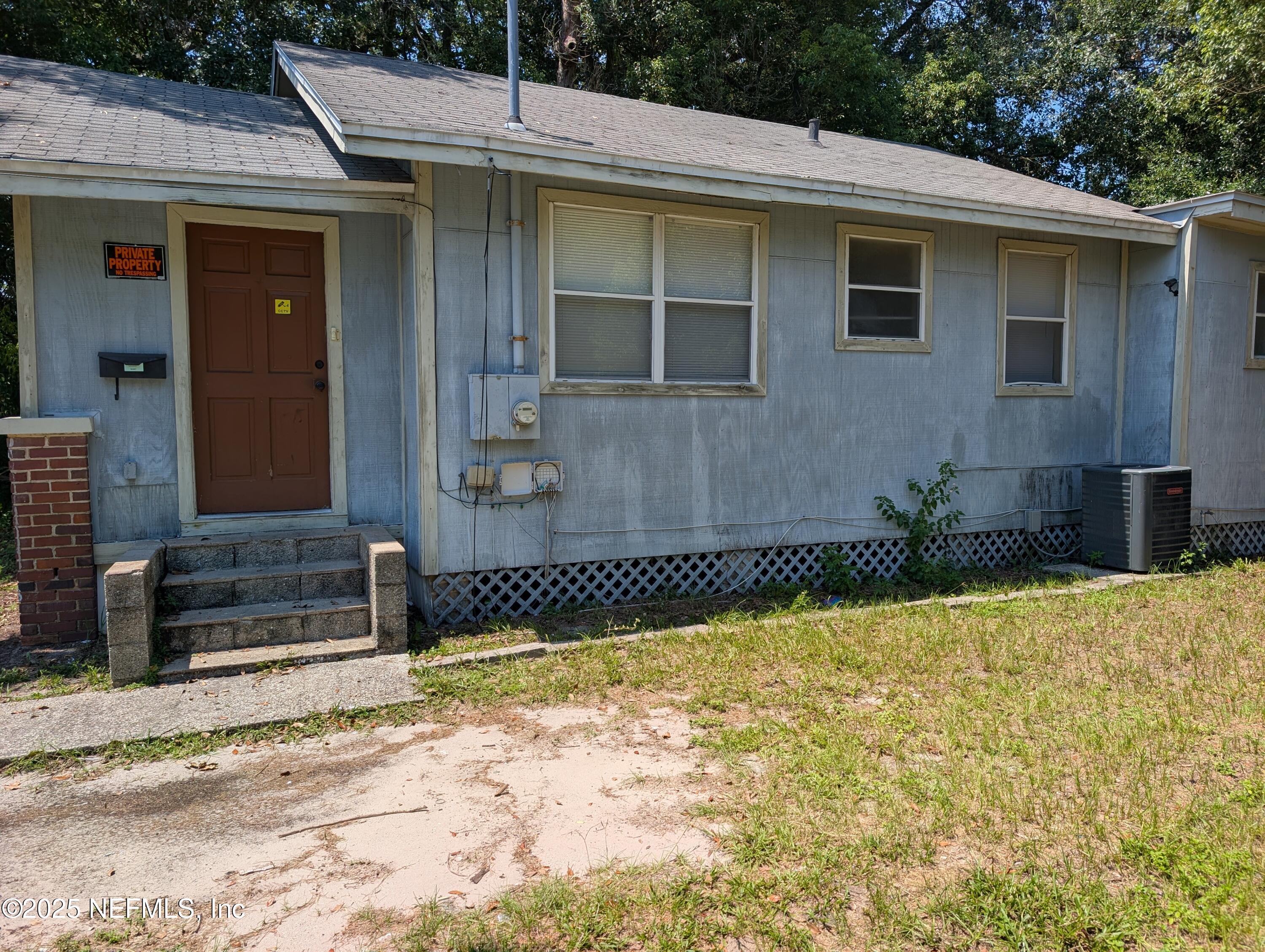 345 W 40TH Street