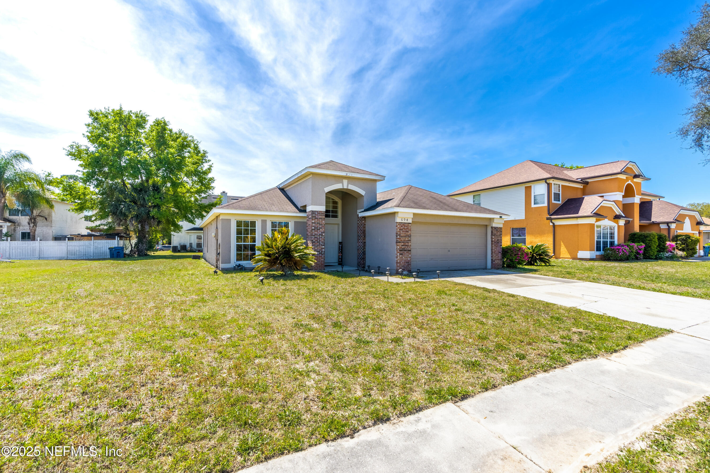 694 CHERRY BARK Drive N