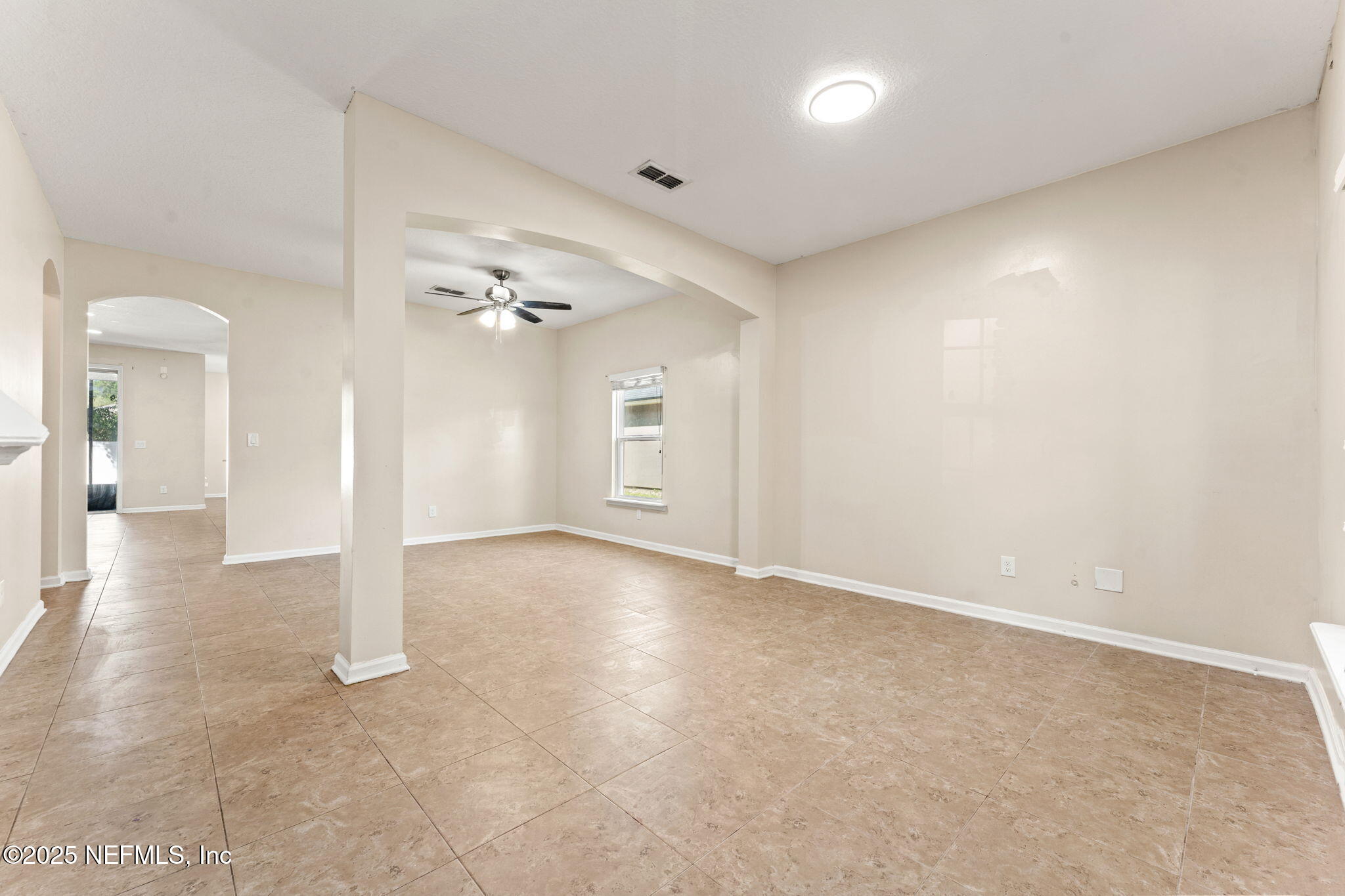 2532 CANEY OAKS Drive W