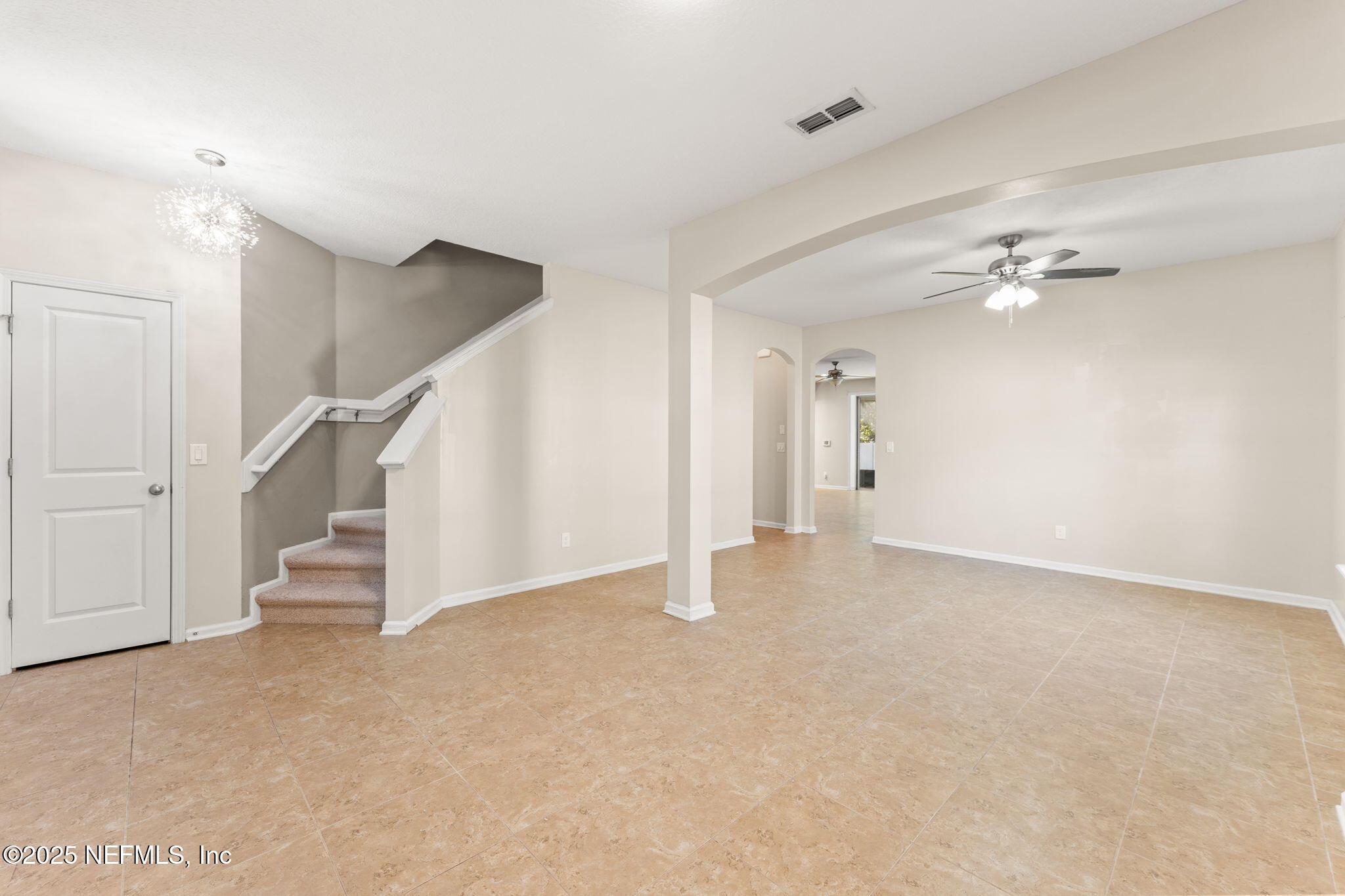 2532 CANEY OAKS Drive W