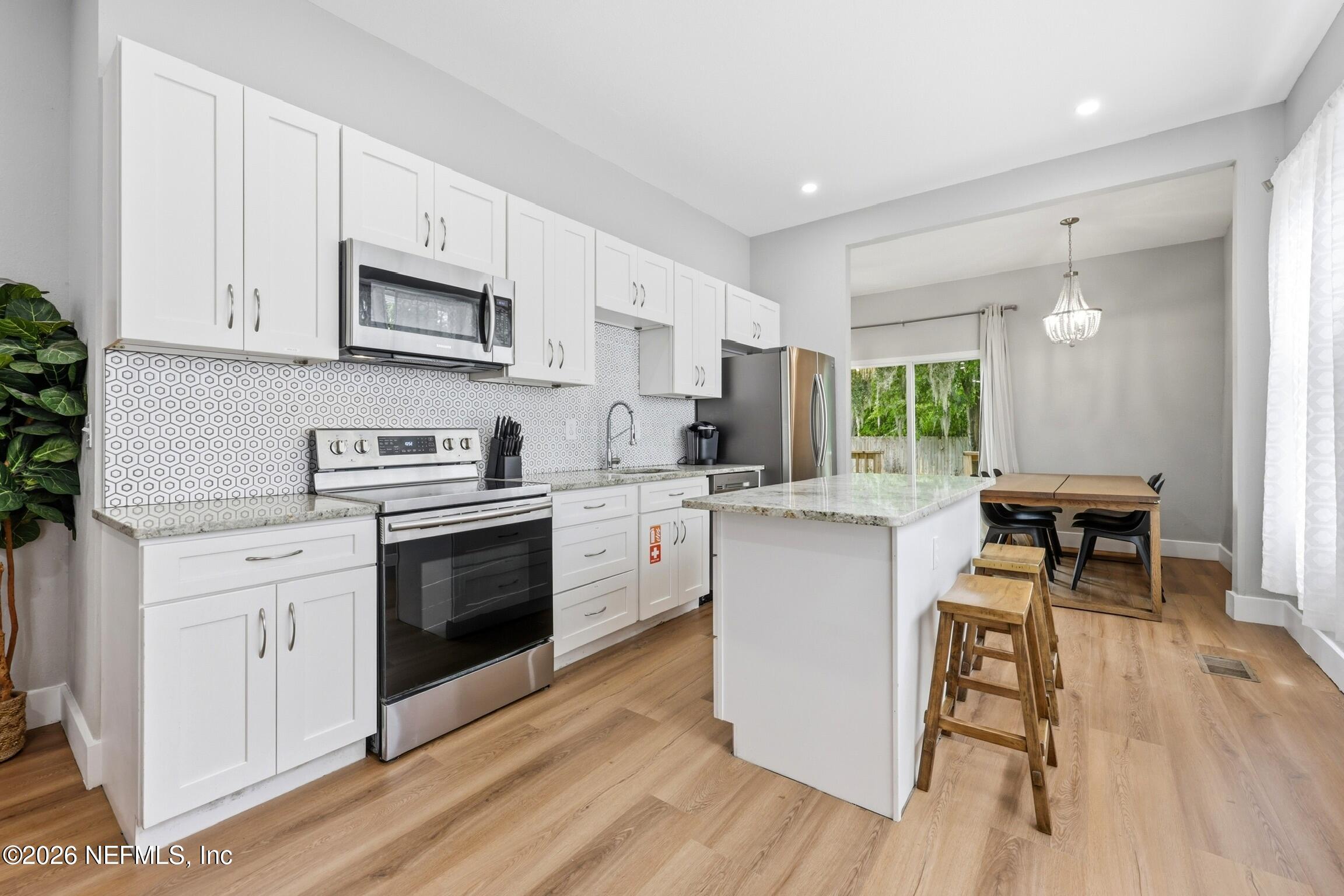 325 E 1ST Street