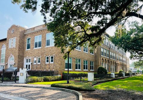 2525 COLLEGE Street 1203 Jacksonville FL 32204