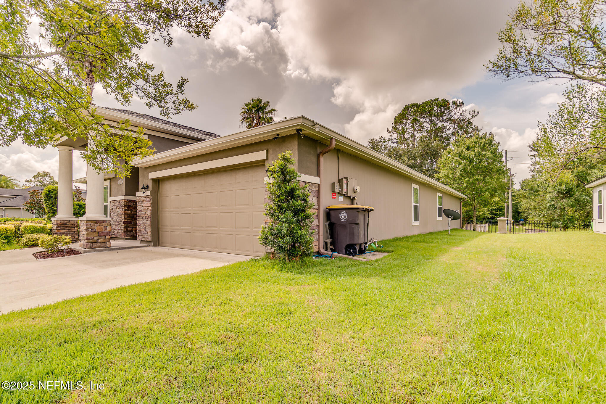 6359 ROLLING TREE Street