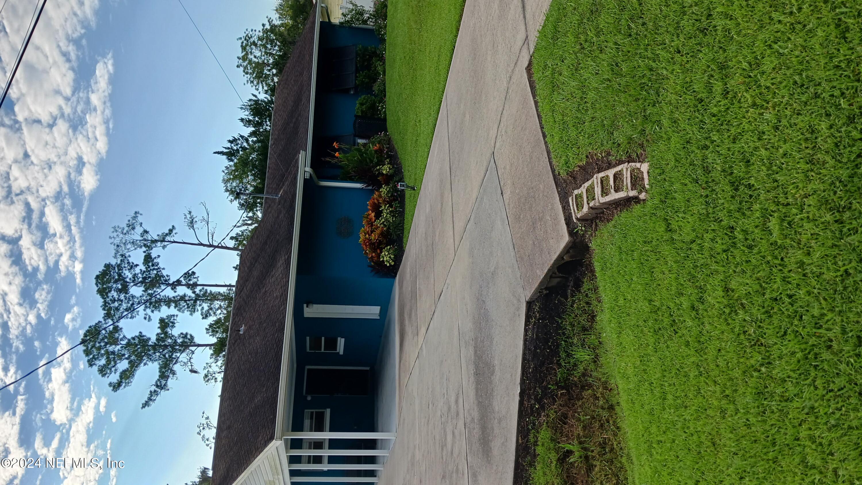 Satsuma, FL home for sale located at 143 Park Drive, Satsuma, FL 32187