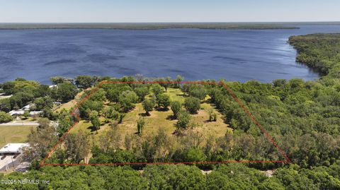 2570 HIGHWAY 17 Crescent City FL 32112
