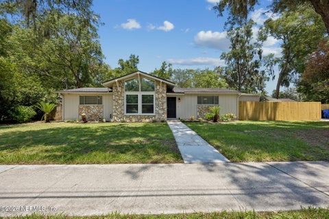 Photo of 1829 PLAINFIELD Avenue, Orange Park, FL 32073 (MLS # 2153320)