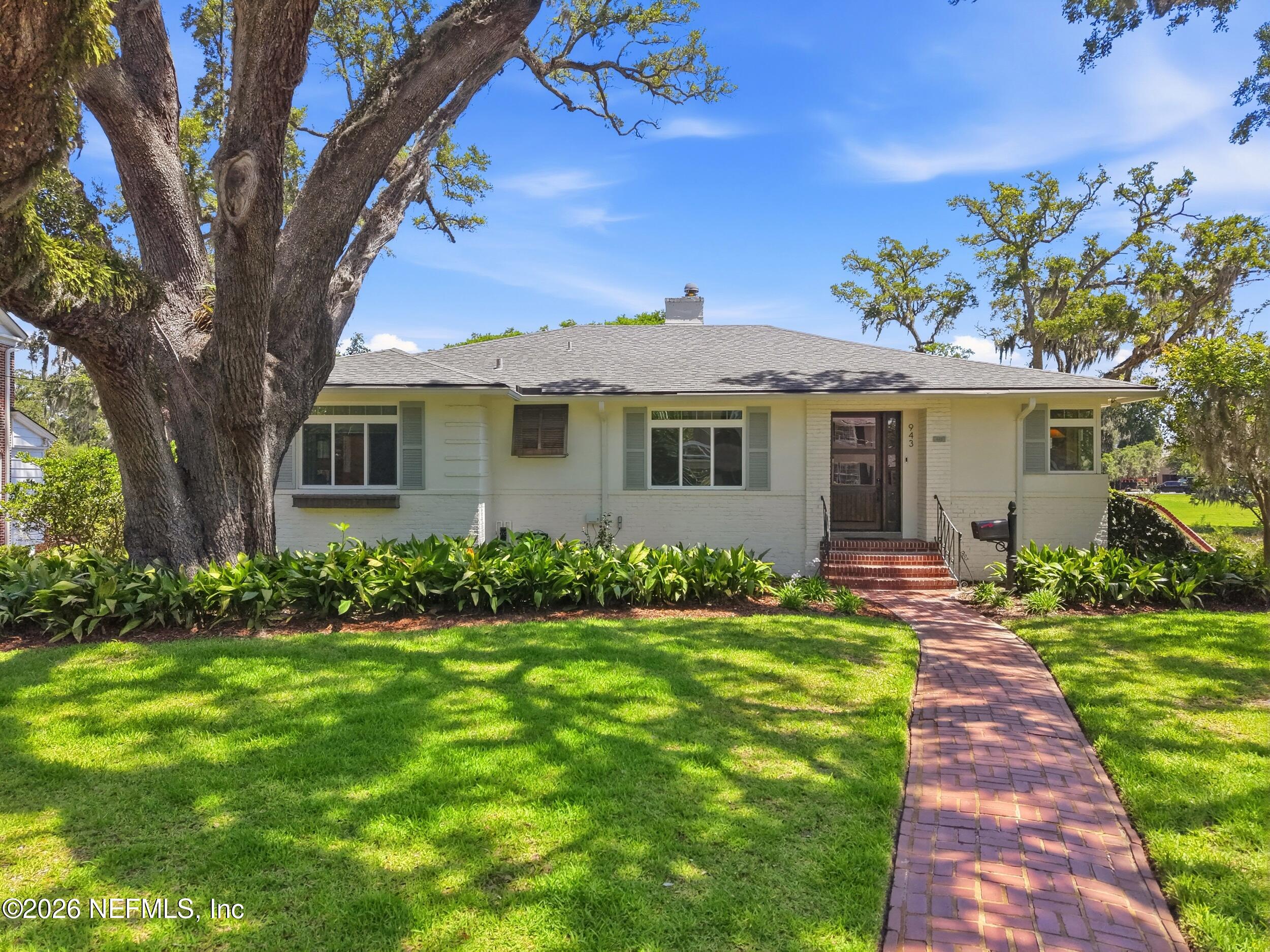 943 BROOKWOOD Road