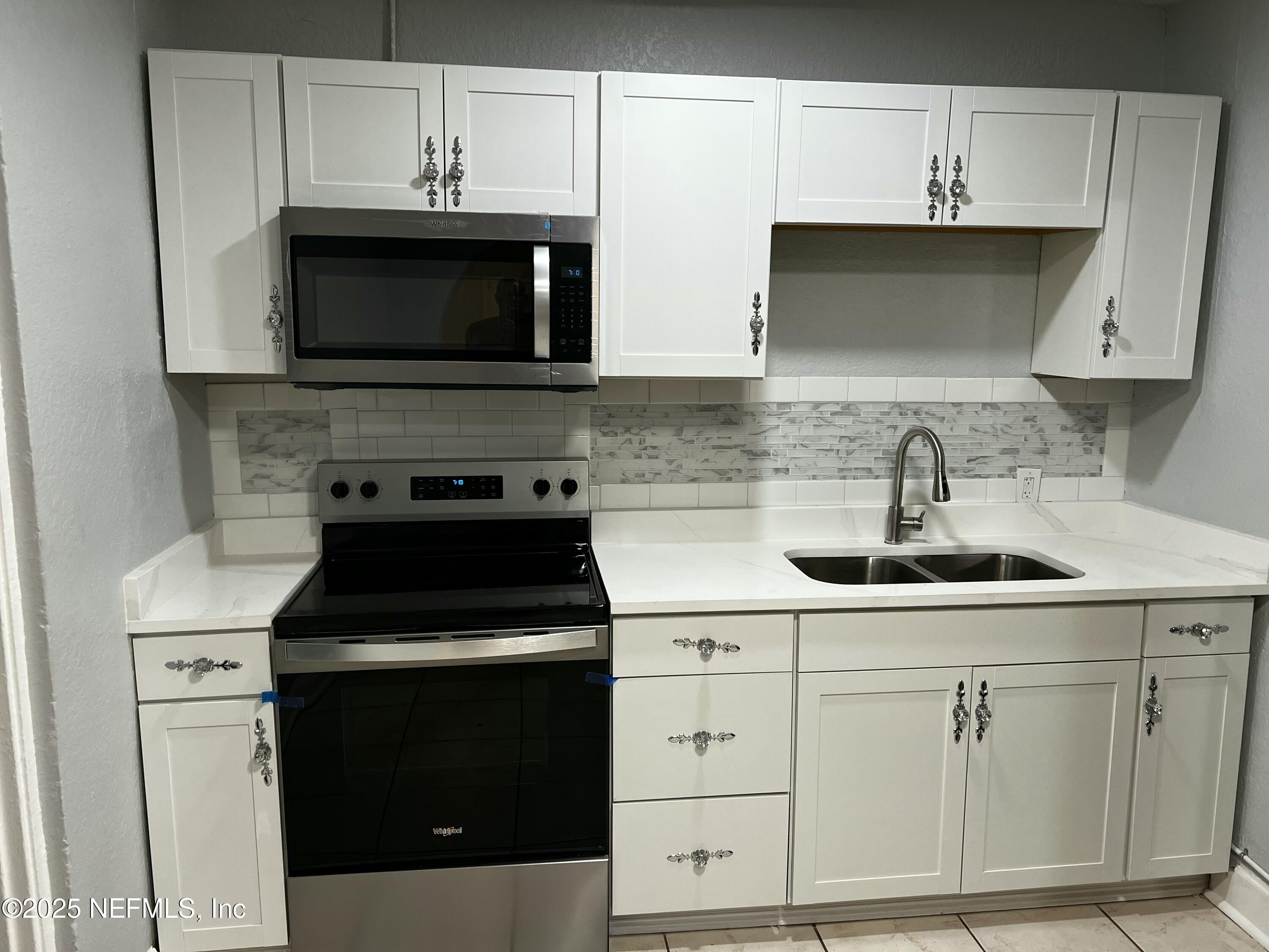 1826 FOREST HILLS Road