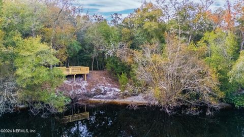 A home in Middleburg