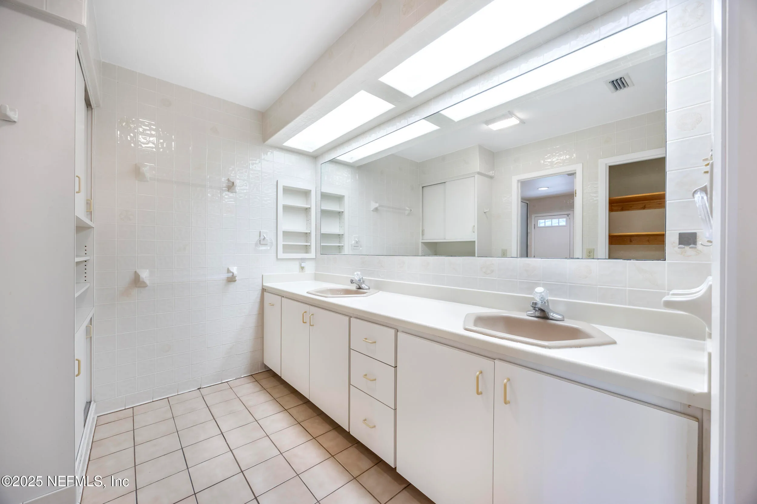 Jacksonville, Florida 32257, United States, 4 Bedrooms Bedrooms, ,3 BathroomsBathrooms,Residential,Pending,11482