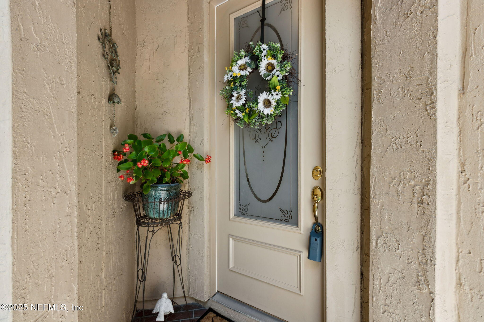 3815 LA VISTA Circle